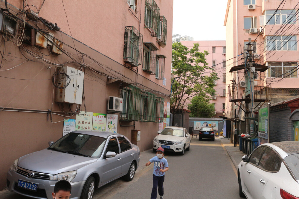 东方国际公寓1号楼2层
