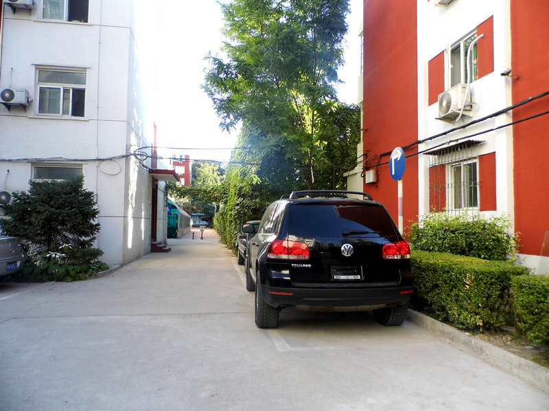 东平里3号楼2层2门2203号