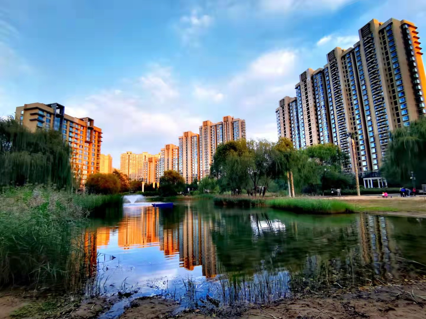 世茂奥临花园1号楼3层6单元0302号