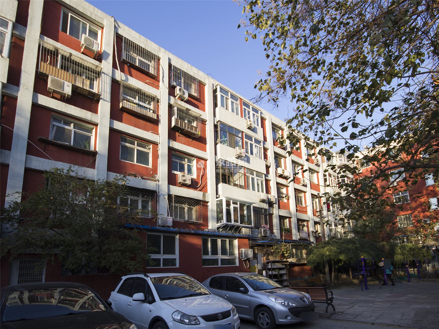 西草市东街甲34号院8号楼1单元203号