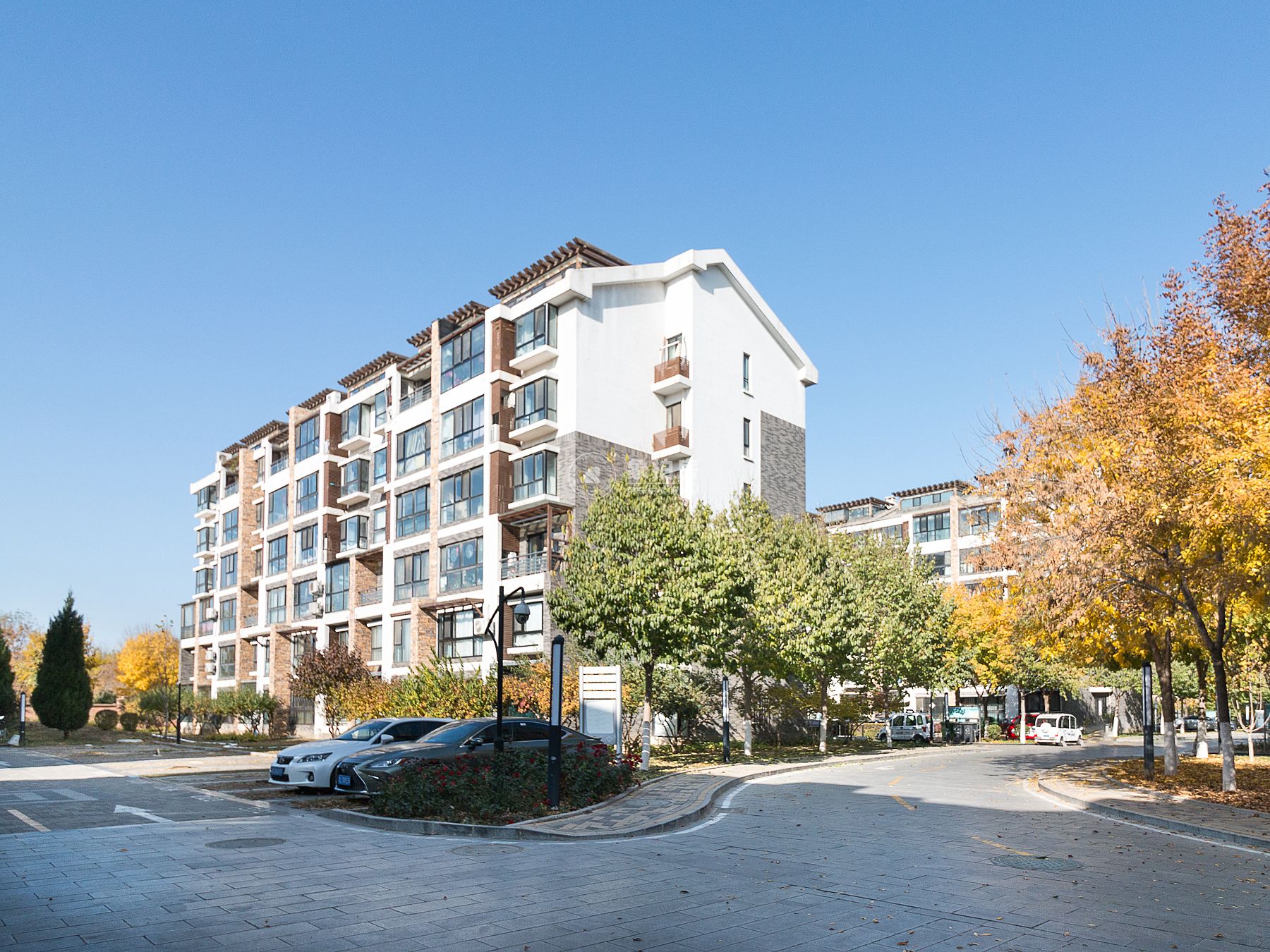 汤泉墅18号楼1层101号