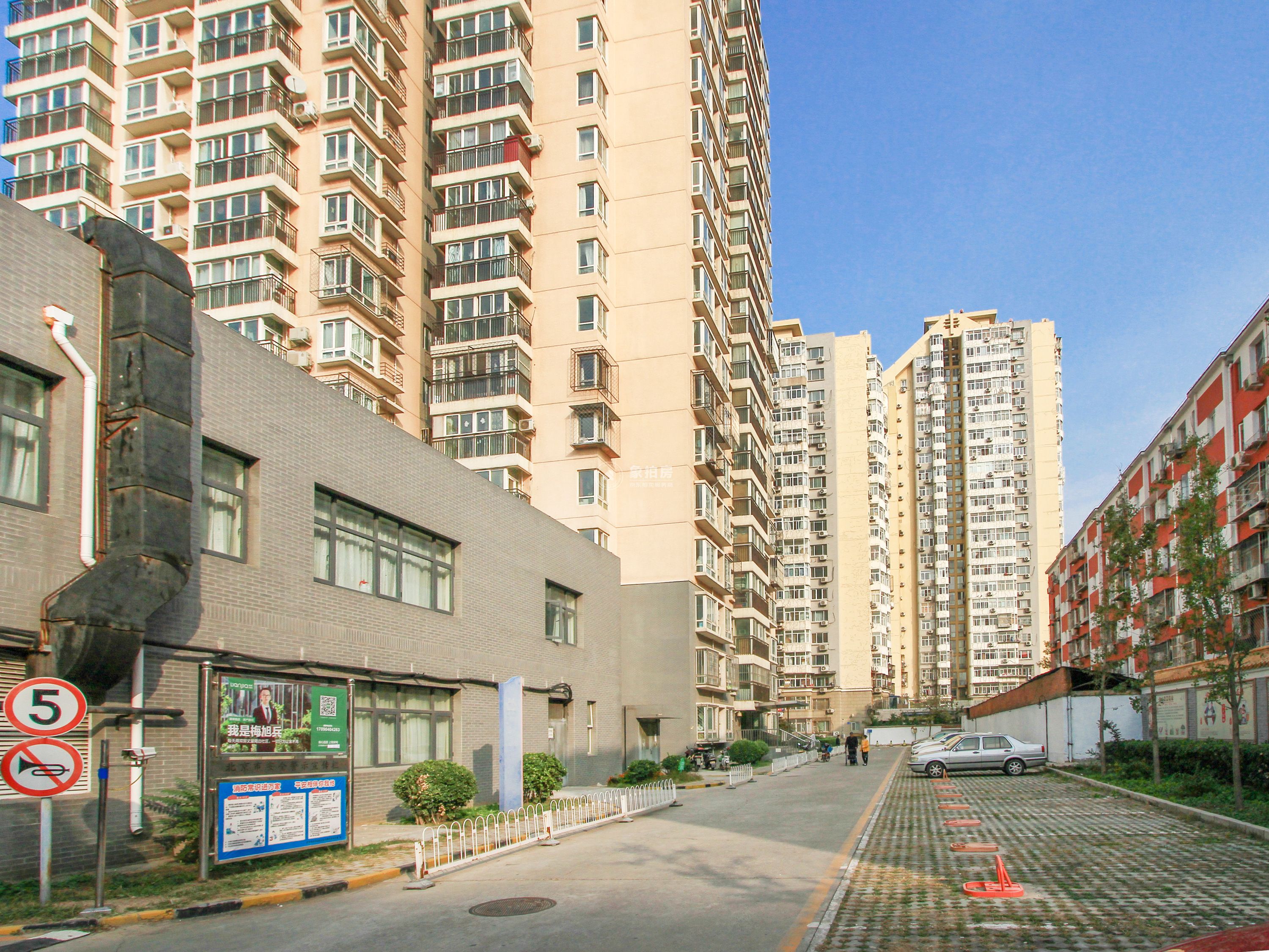 蒲安东里6号楼3层306号