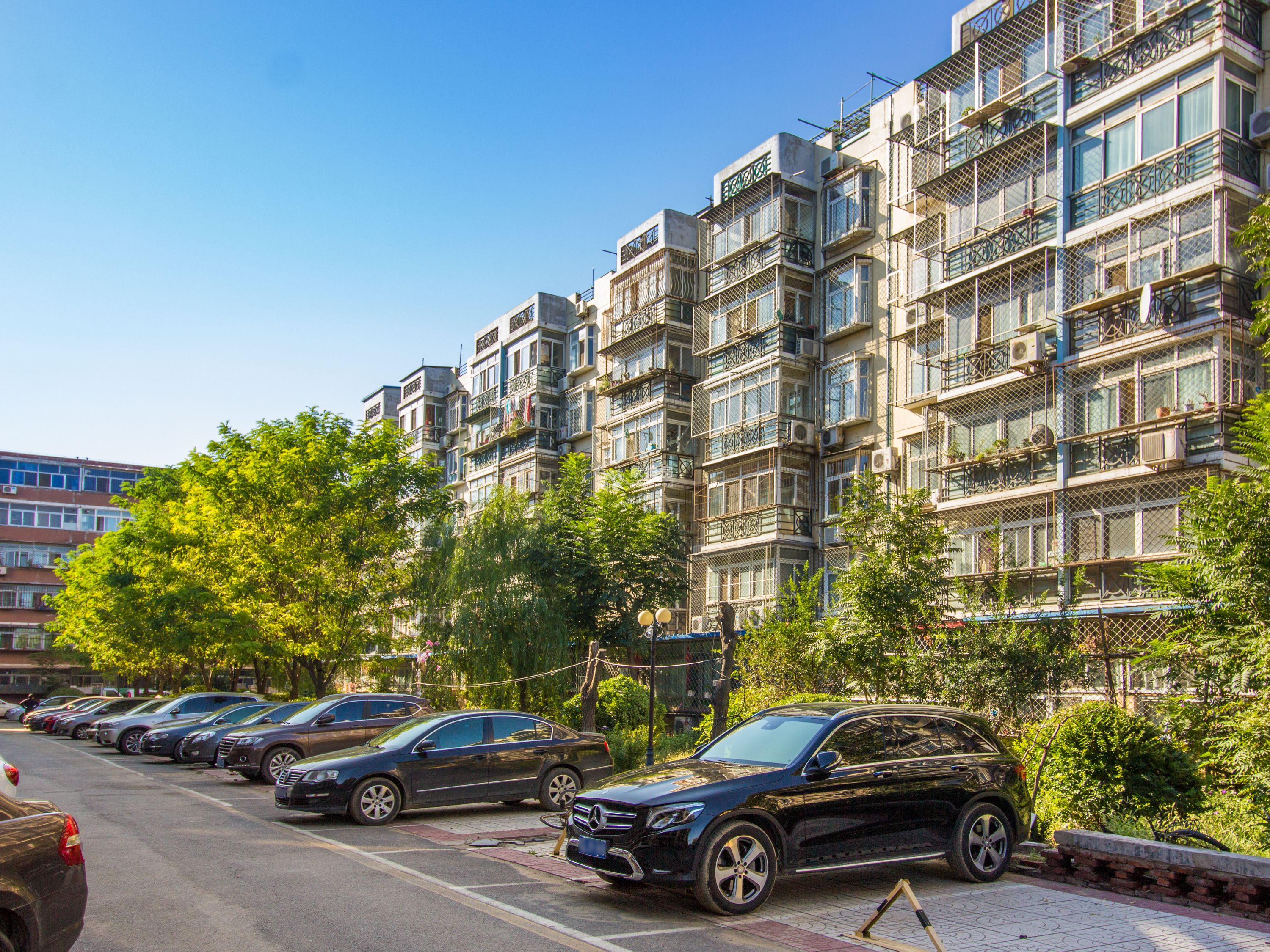 清和园13号楼3层7-302号