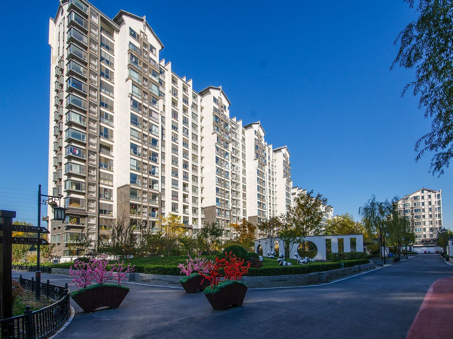 北京怡园7号楼6层1单元601号