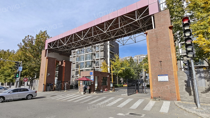 澜西园四区14号楼3层2单元303号