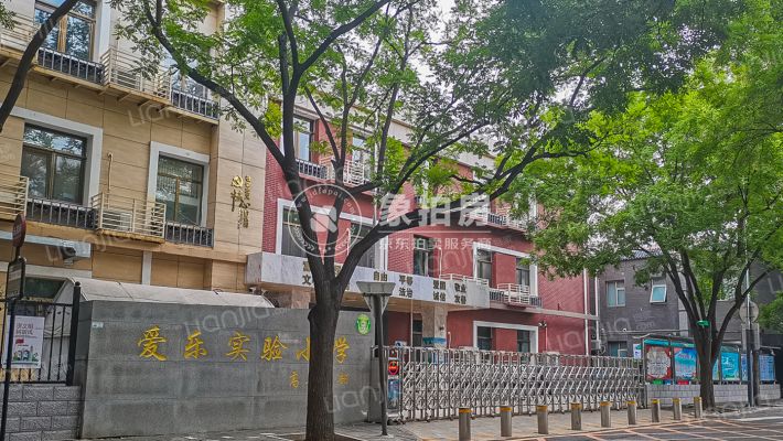 五芳园28号楼8单元