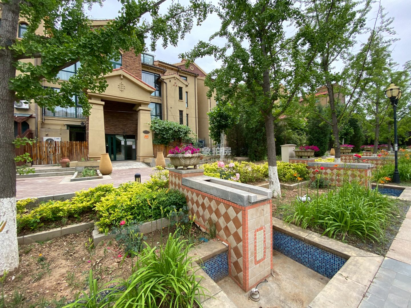 海阔水岸花墅2号楼-1-2层1单元202号