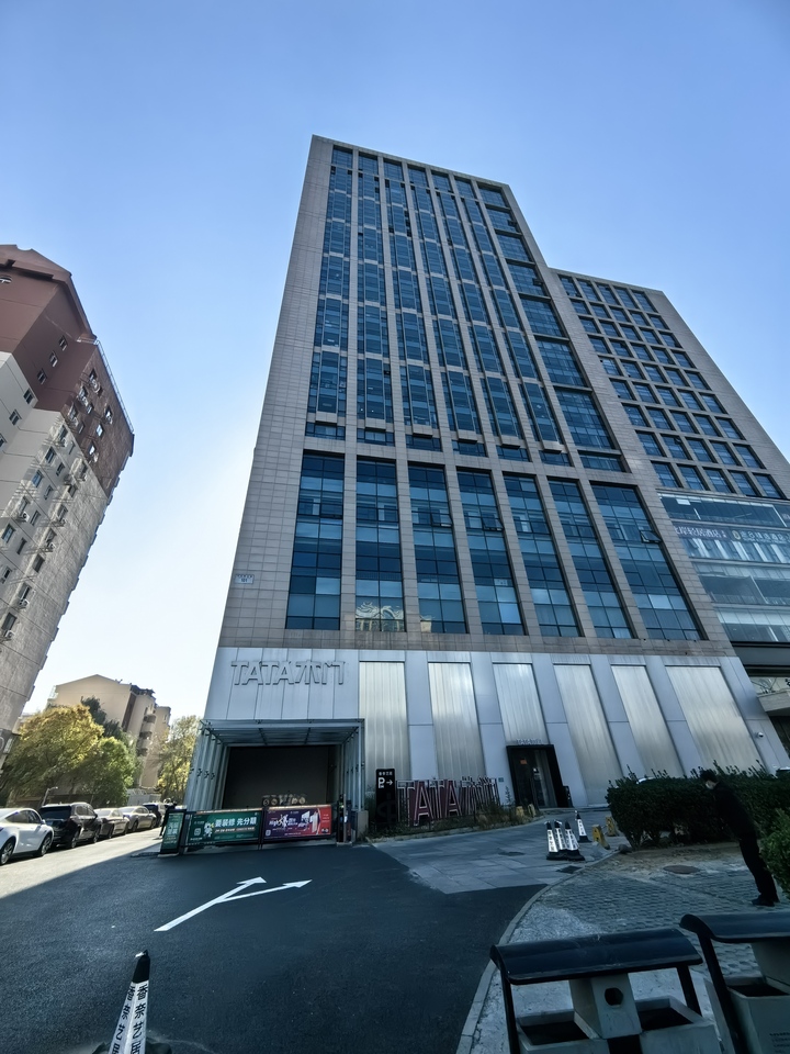 世贸奥临花园1幢13层