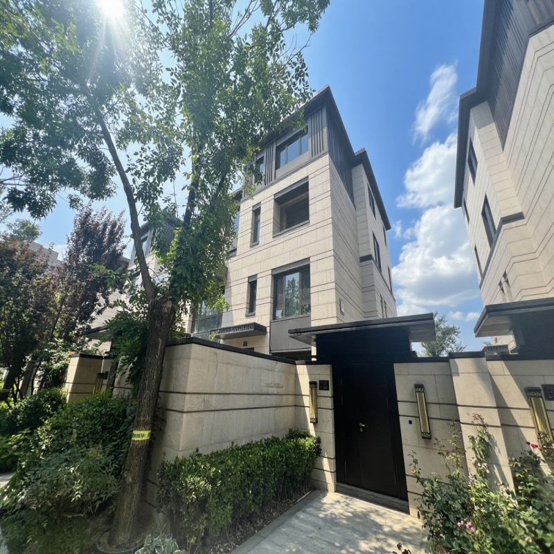 中粮瑞府18号楼2层107号
