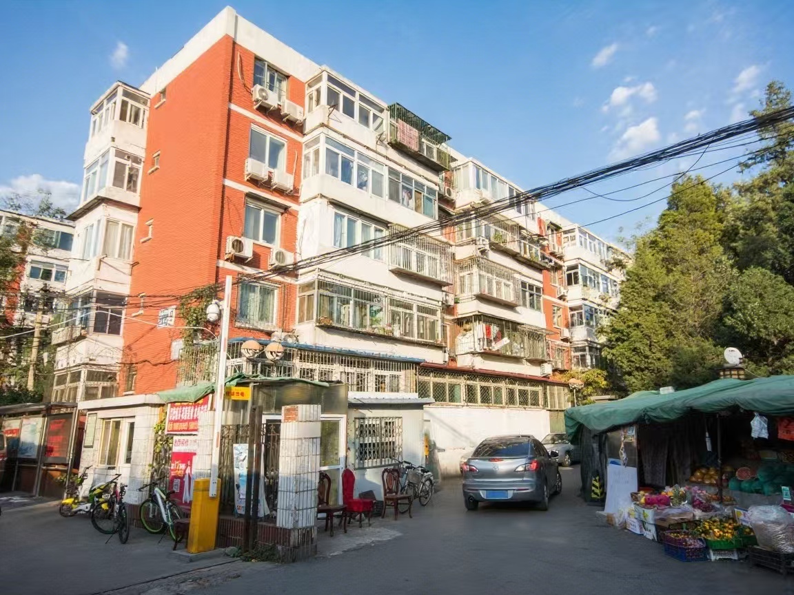 铁东小区4号楼1层11门4号