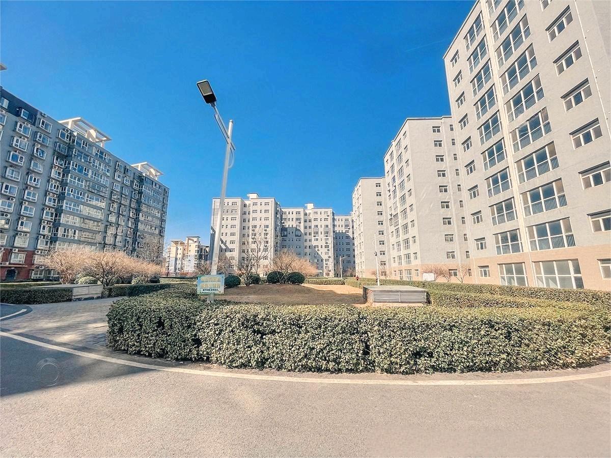 竹园街18号院8号楼9层3单元902号