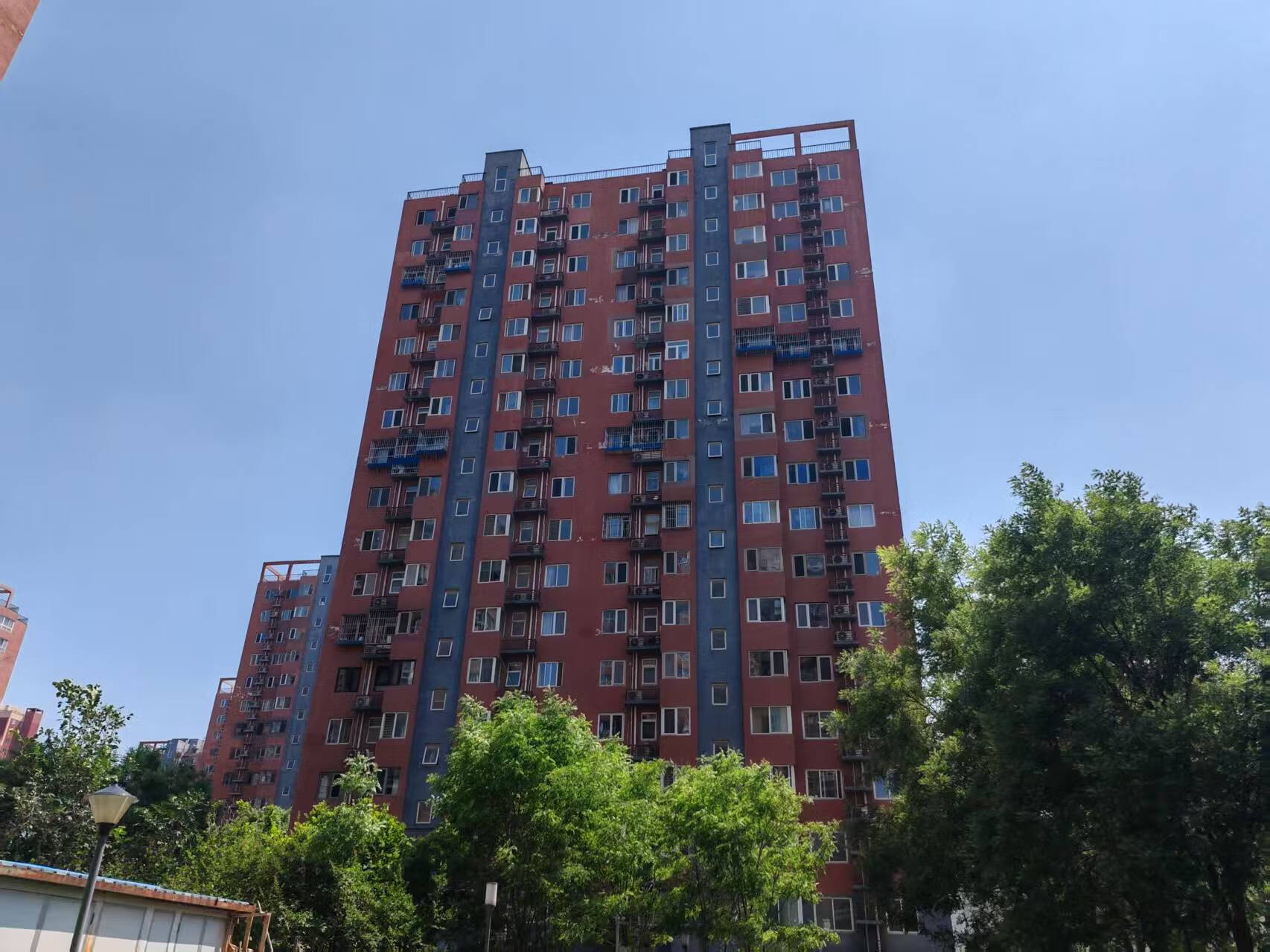次渠南里142号楼9层1单元902号