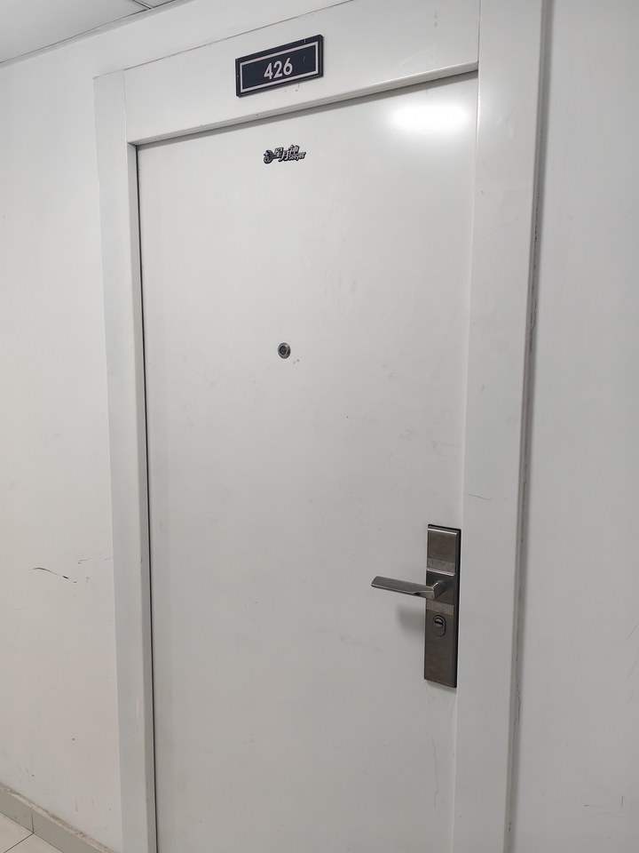 西山湖国际中心3号楼4层2单元