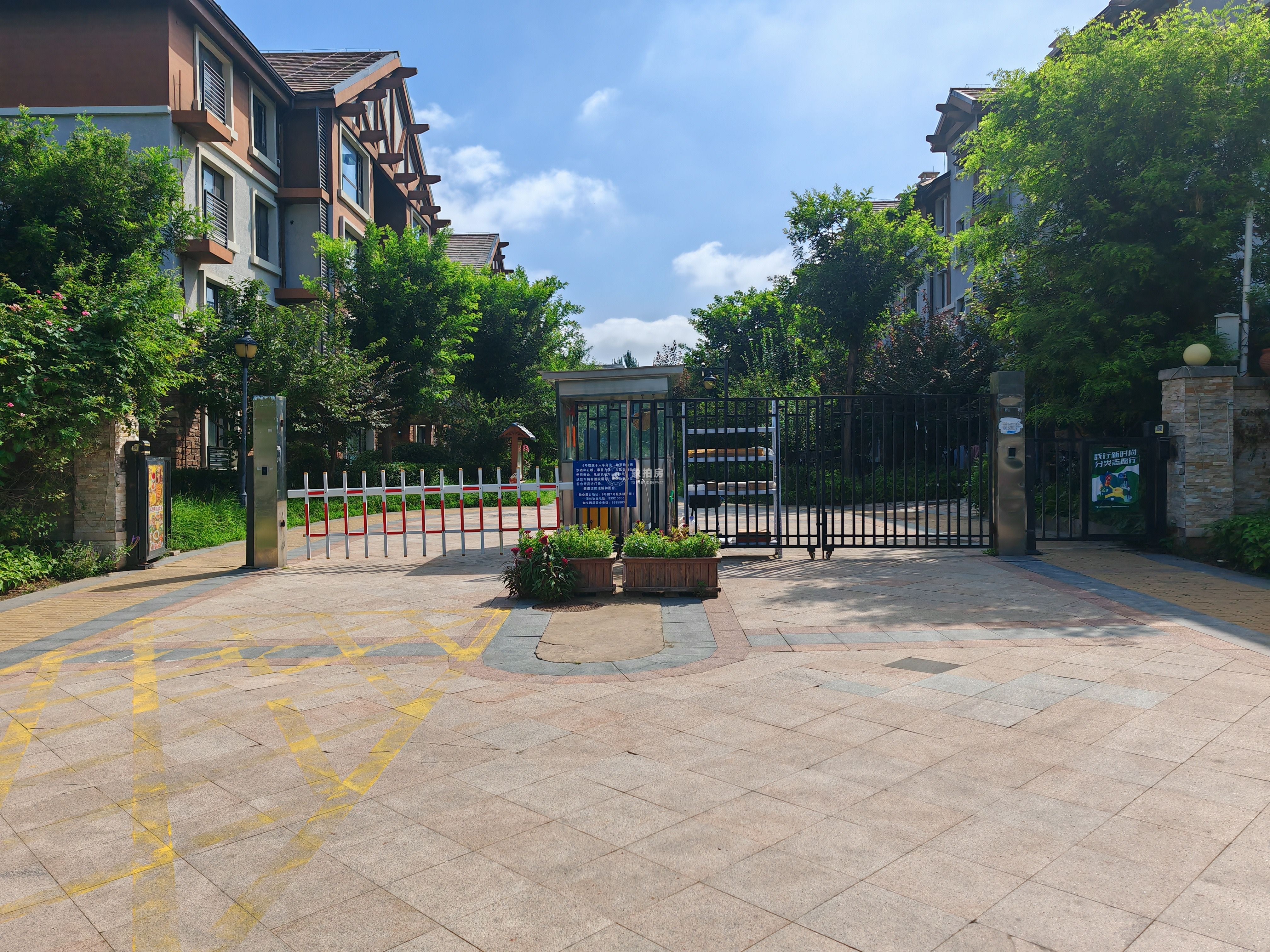 中弘由山由谷7号楼2层6单元202号