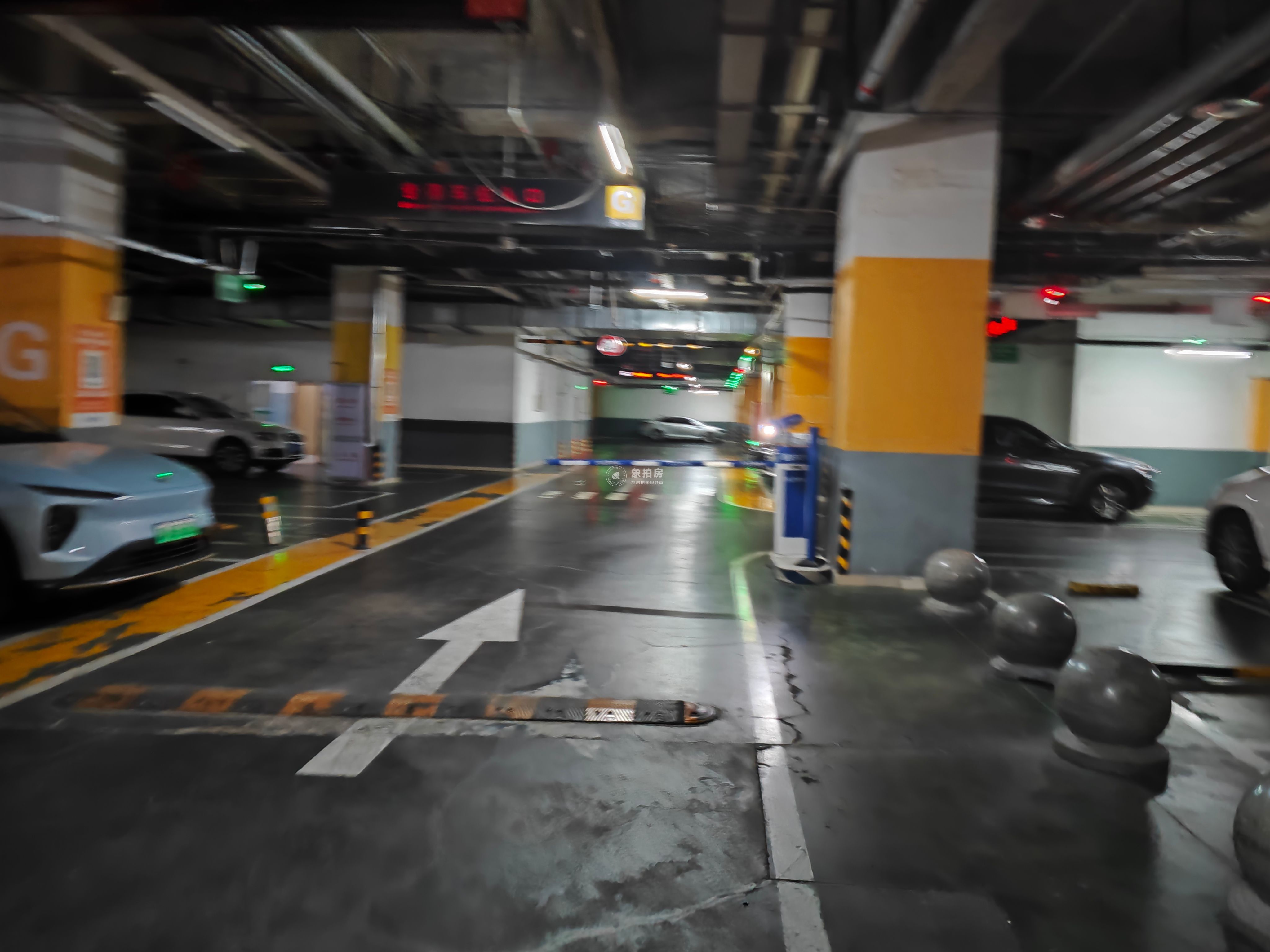 新华西街58号院6幢-2层2-217号车位