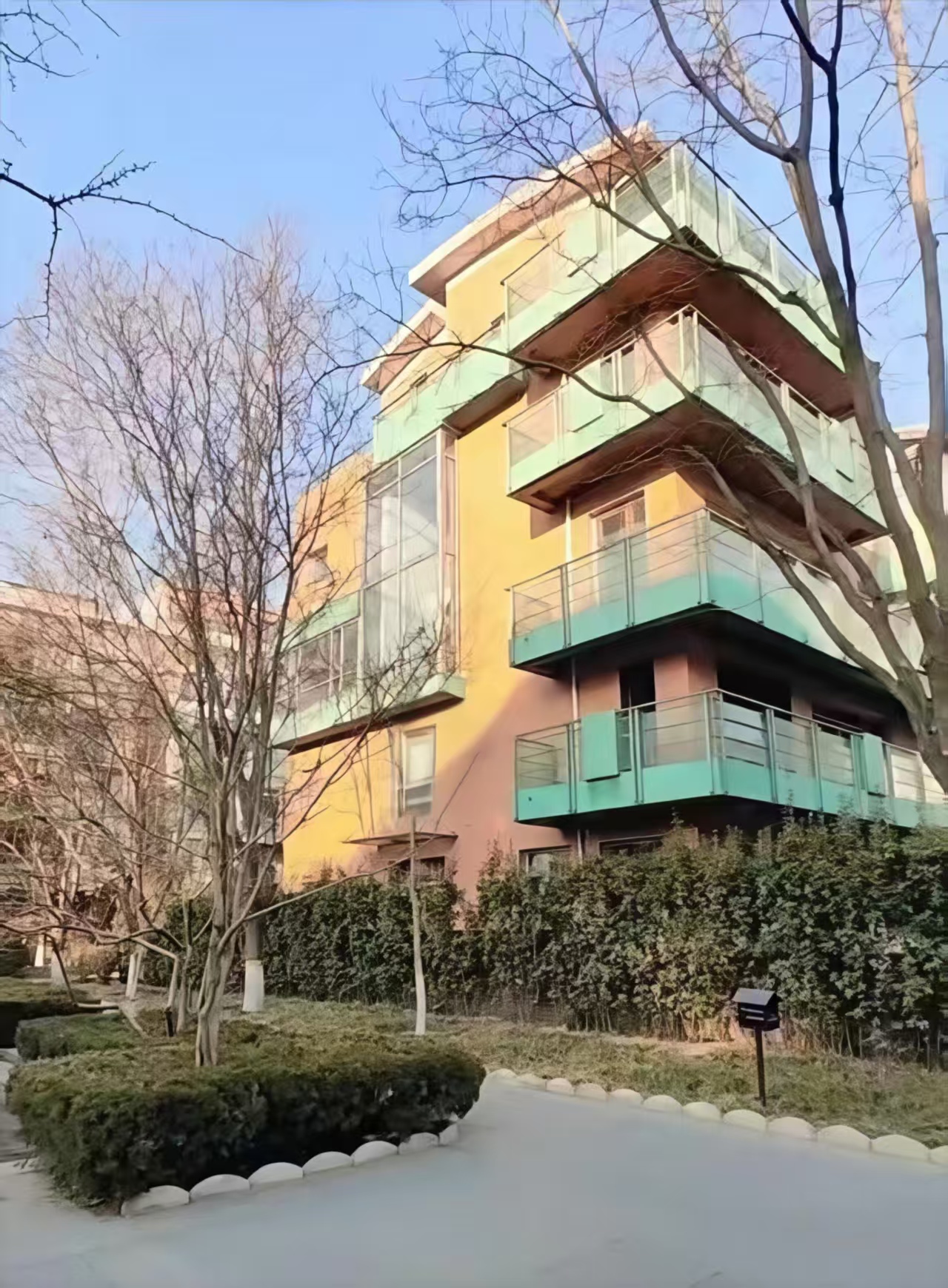 首府官邸28号楼3-5层3单元301号