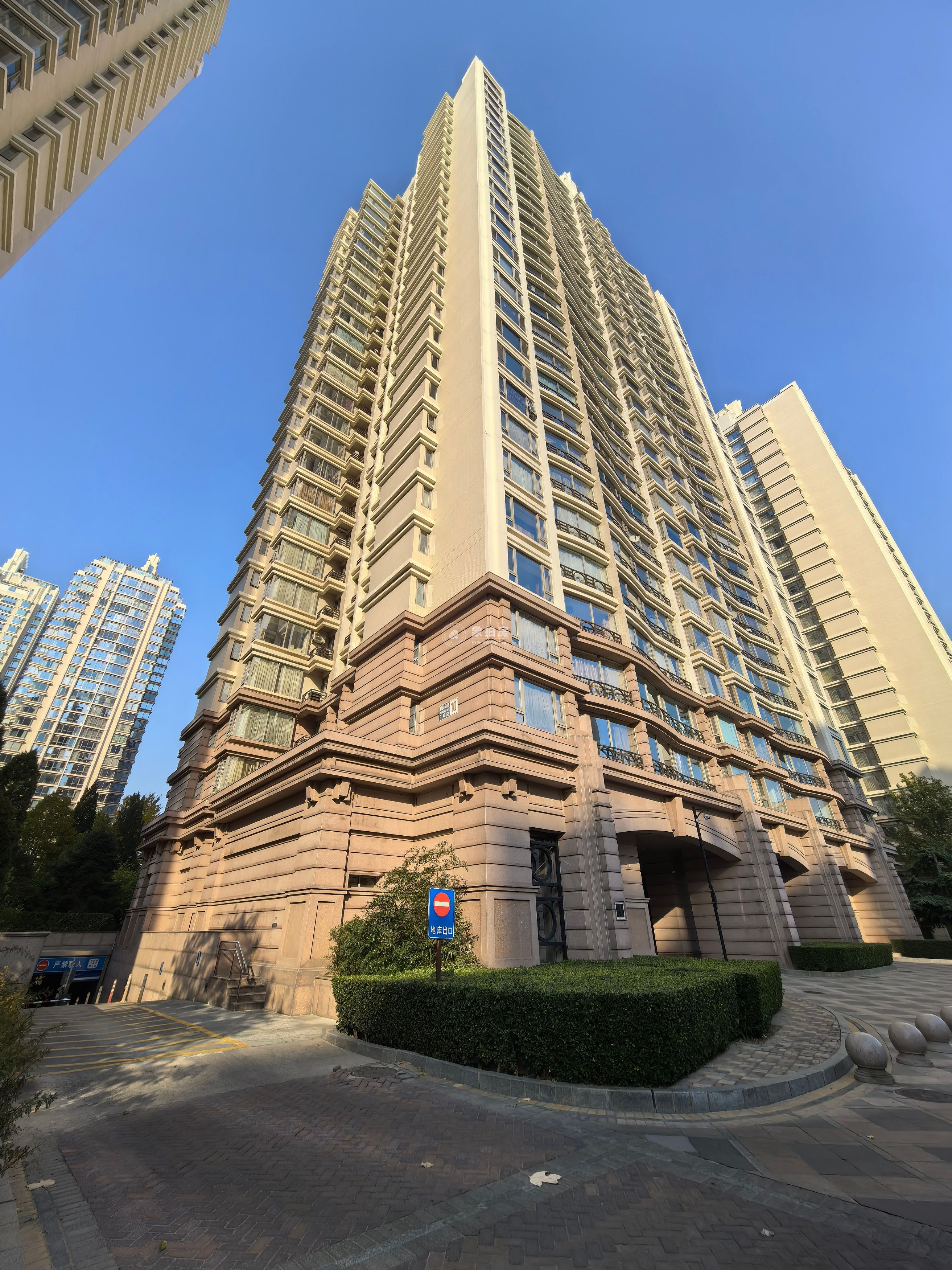 棕榈泉国际公寓10号楼4层505号