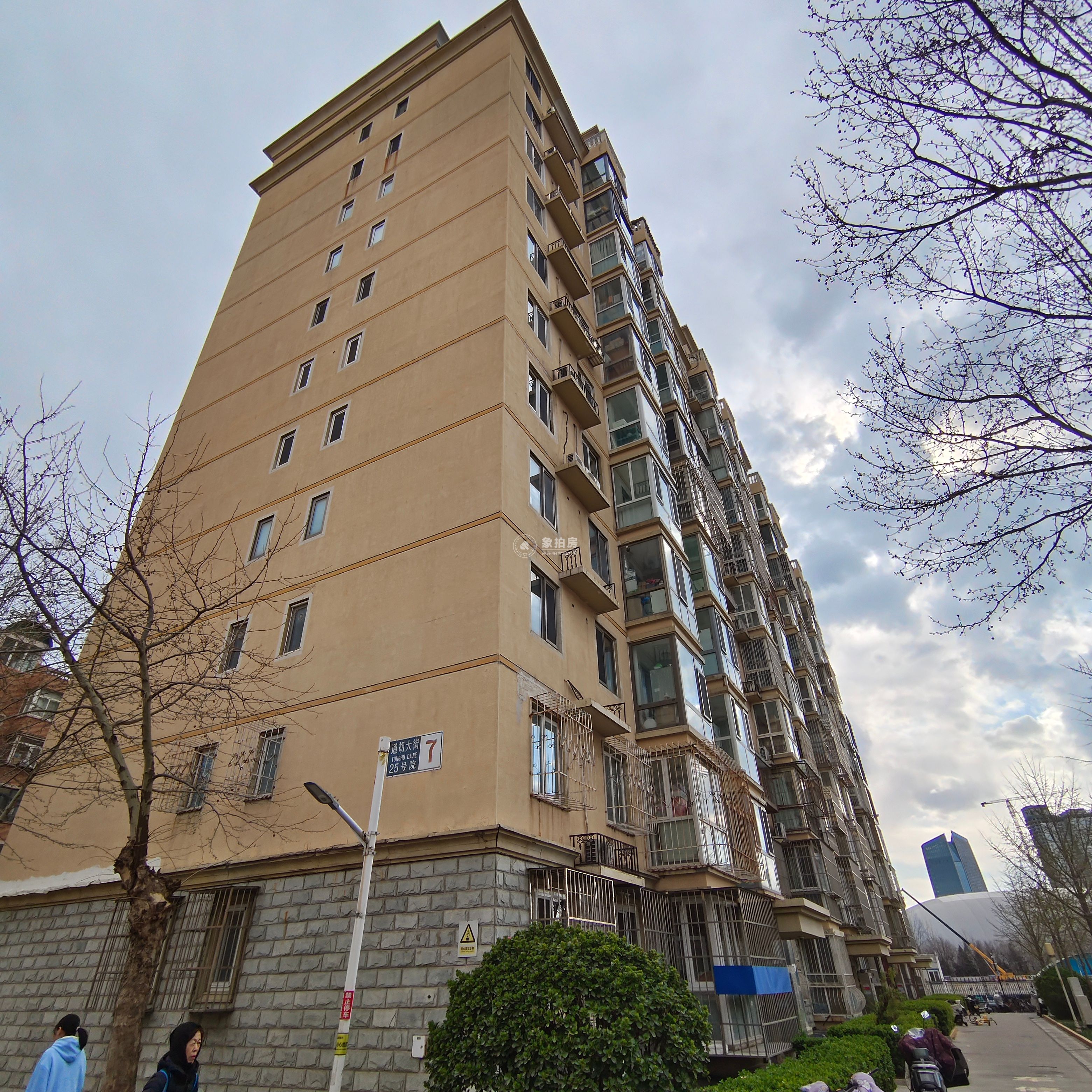 河畔丽景7号楼1层111号