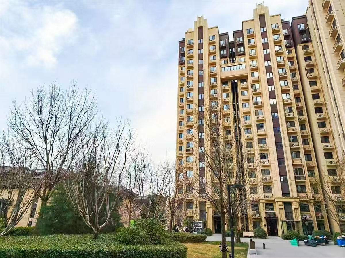 万和斐丽 25号楼7层1单元702号