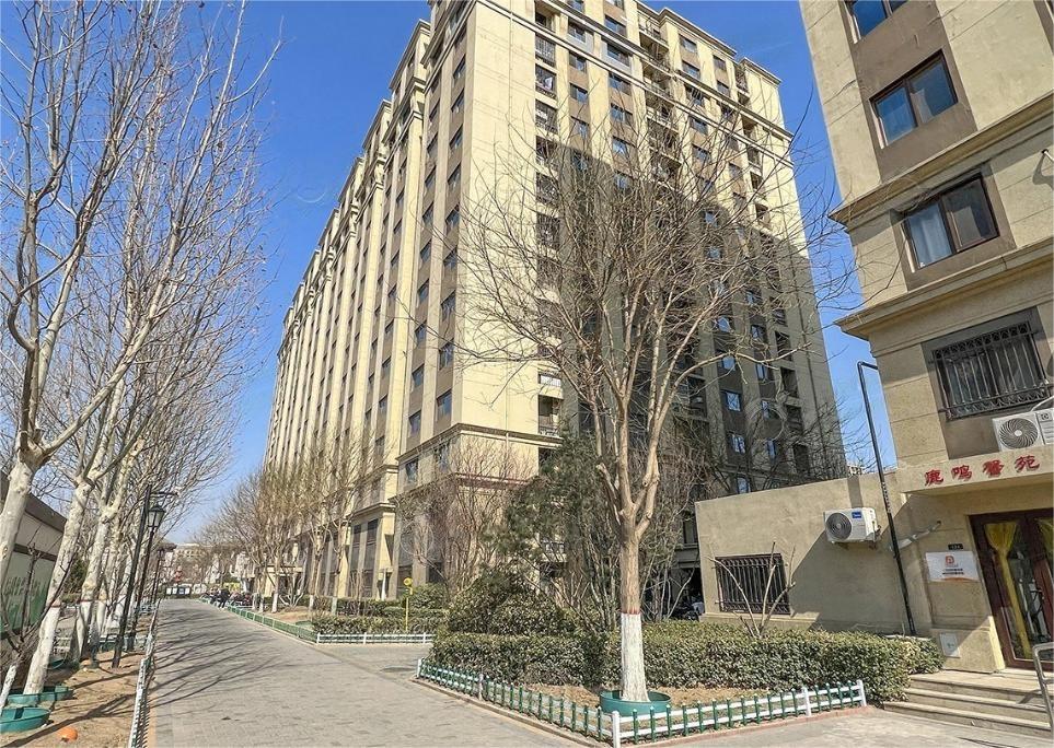 南海雅苑南区5号楼3层305号