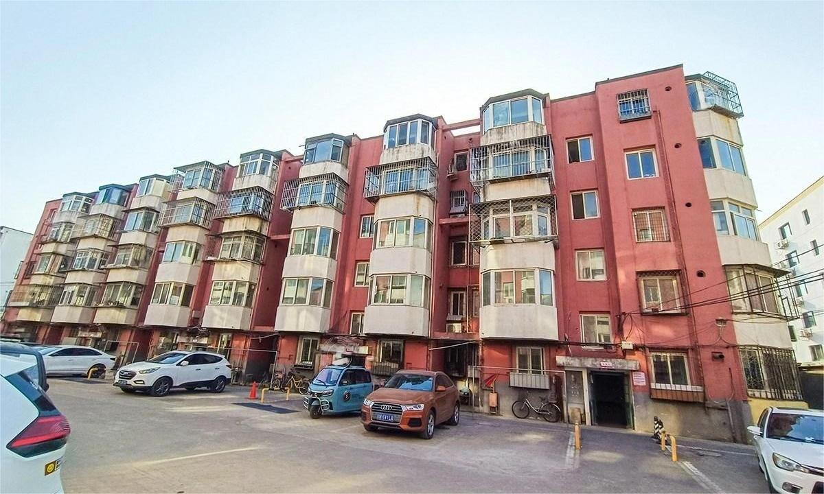 万宁小区8号楼1层4-102号