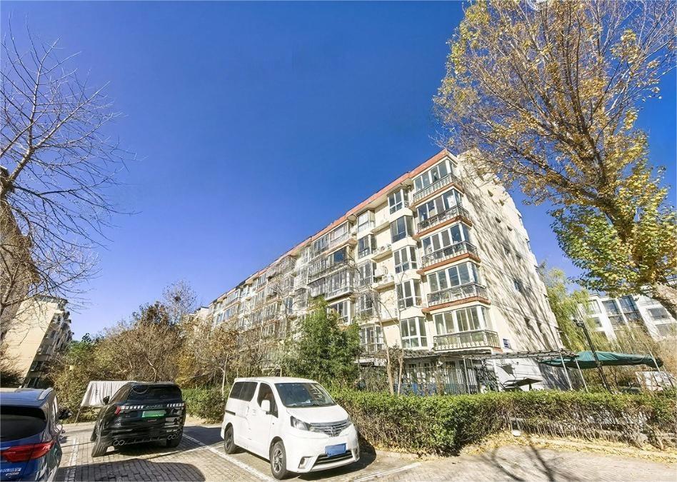 名佳花园二区25号楼3层1单元131号