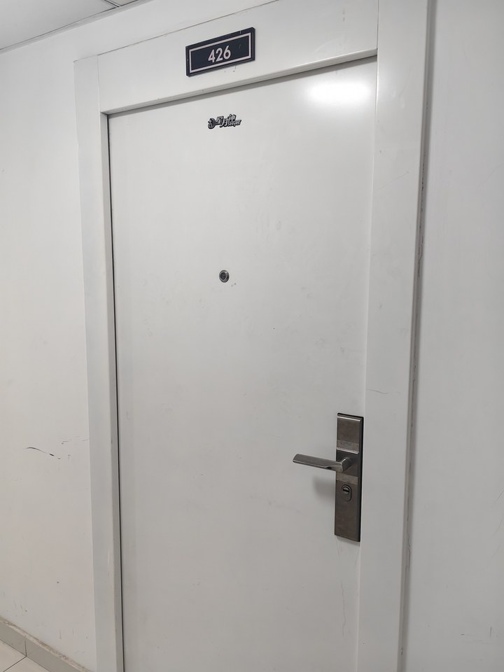 西山湖国际中心3号楼4层2单元