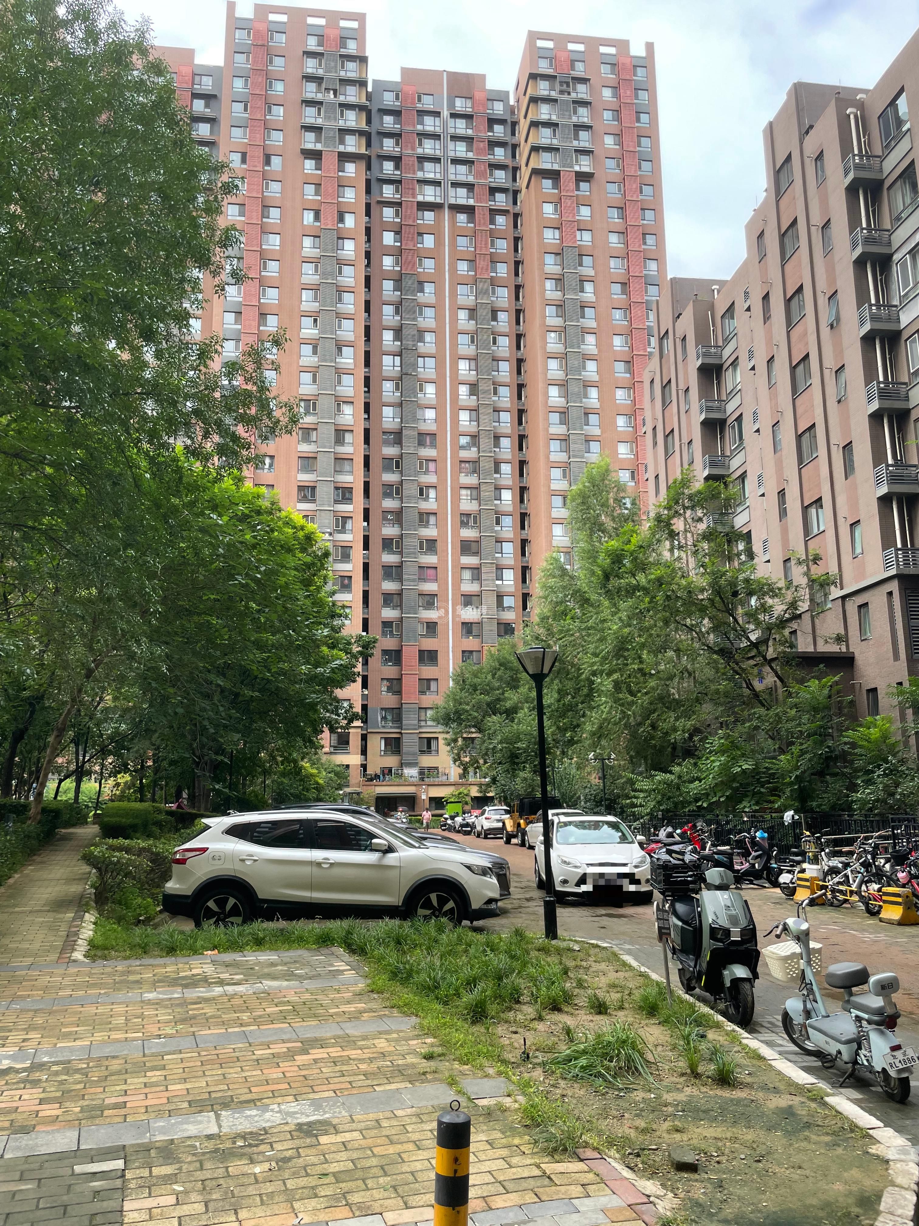 金隅万科城一期28号楼14层2单元1404号