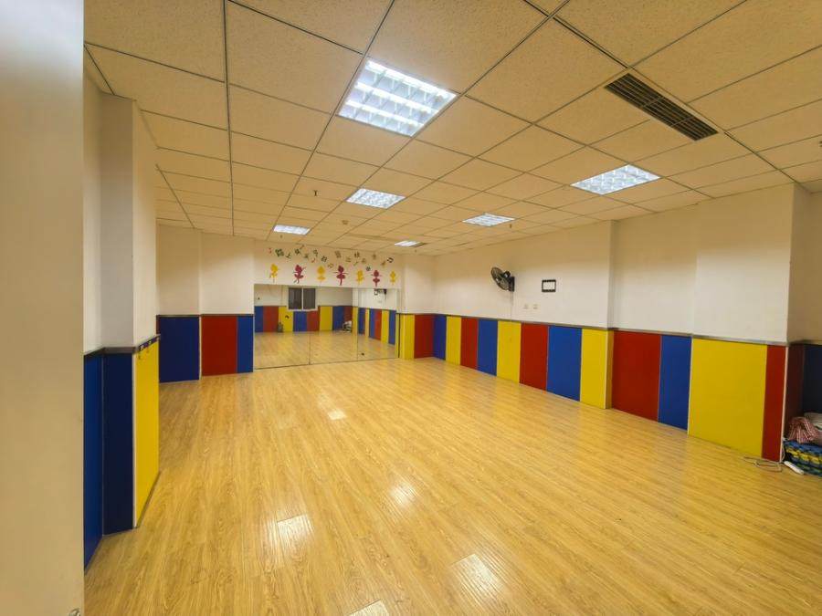 永定河路26号50幢1层101号房产。