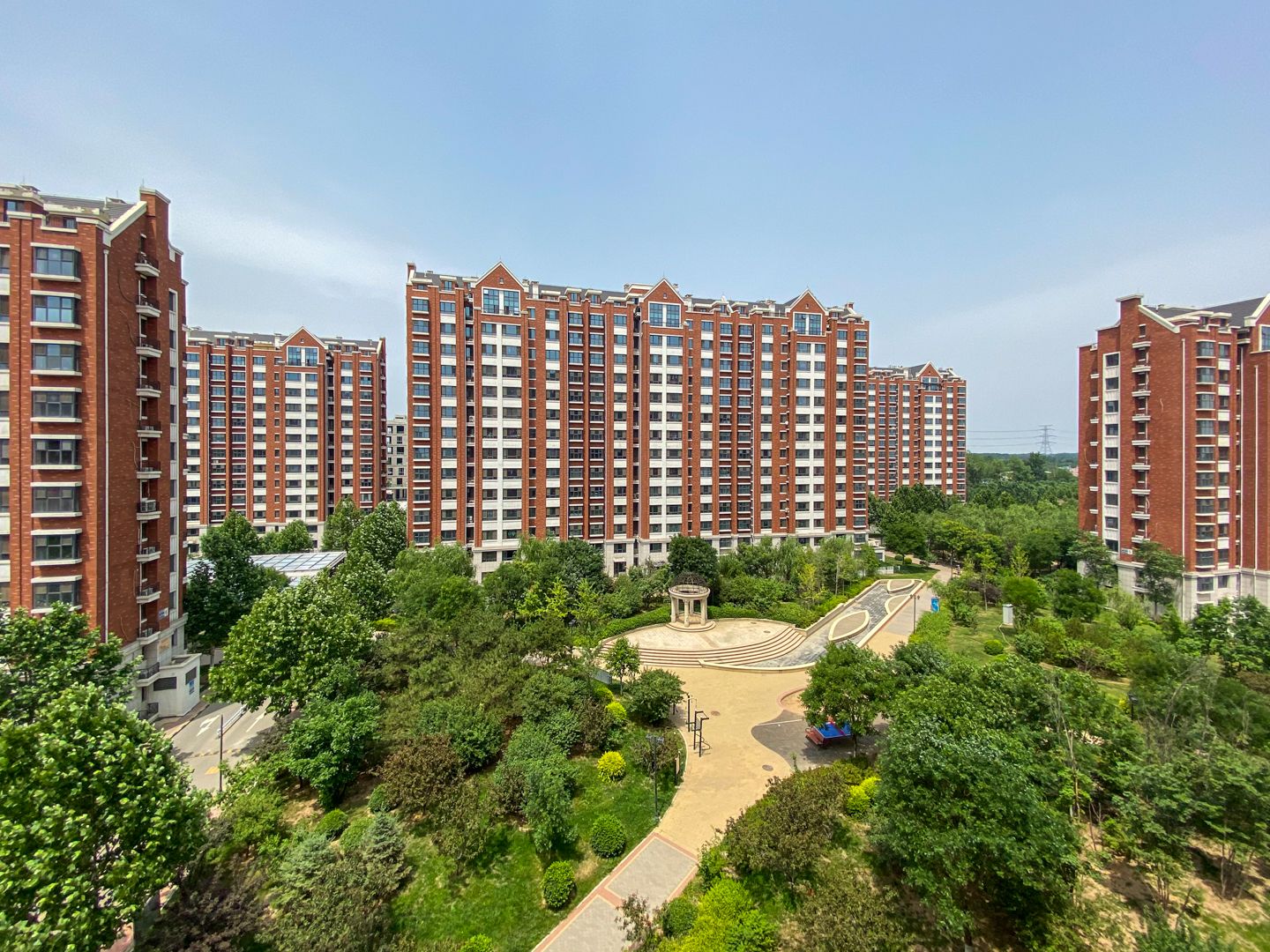 泰晤士印象 1号楼2层1单元202号