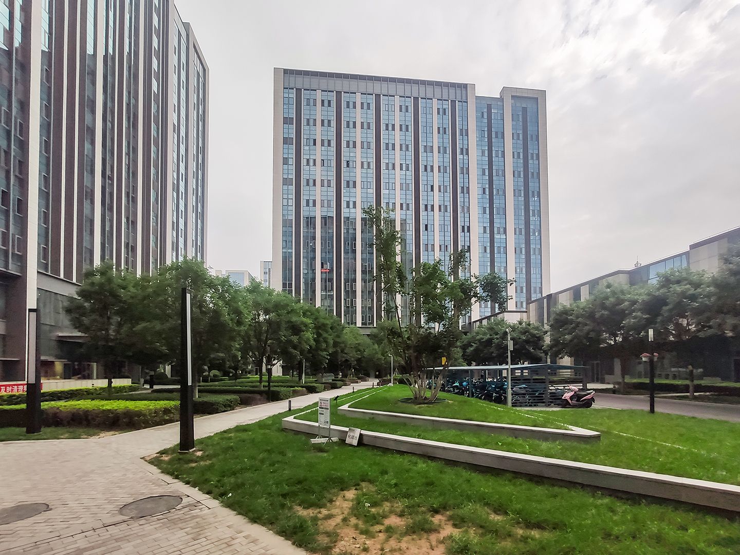 绿地诺亚方舟1号楼7层711号