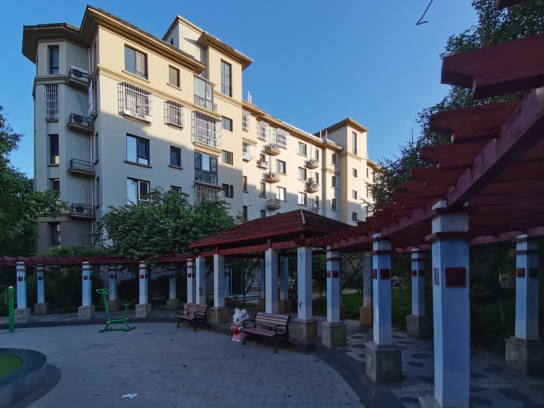 保利花园C区1号楼6层2单元601号