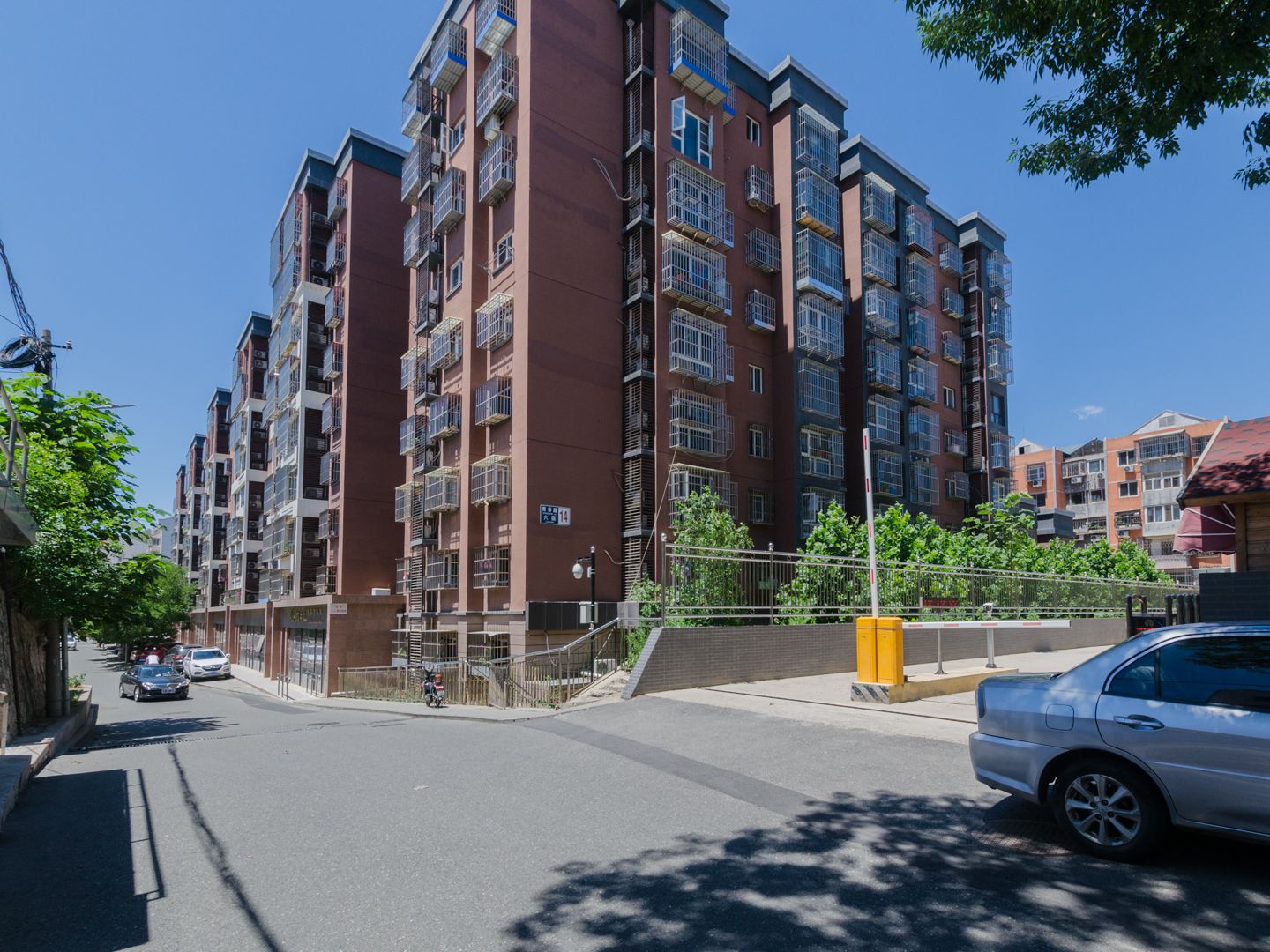 青春路96号院6号楼3层5单元302