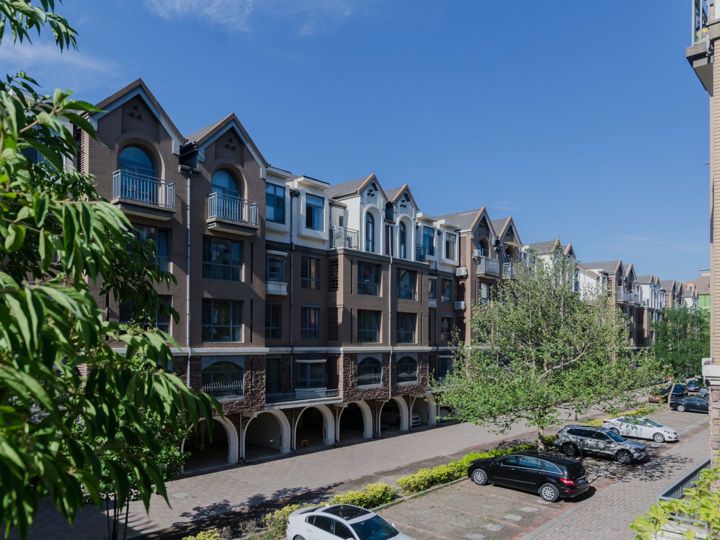 雁栖镇范各庄一区顶秀美泉家园51号楼3层1单元301的房屋