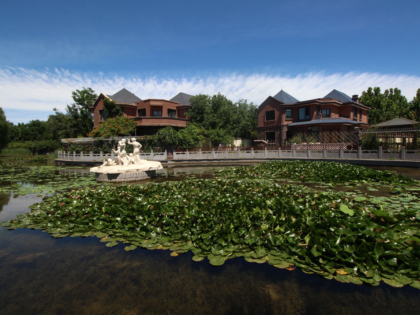 水色时光三区 1号楼3层109号