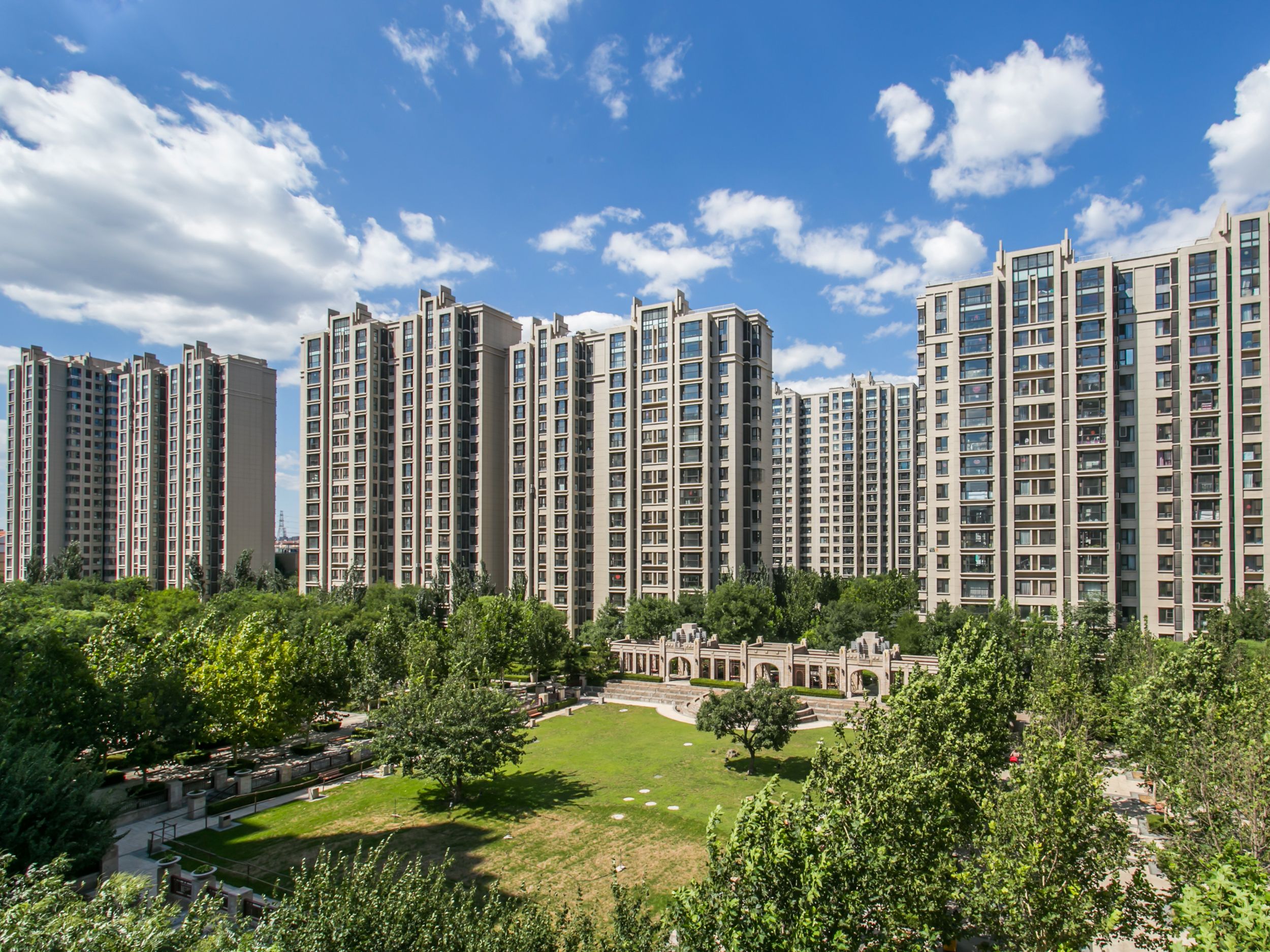 鸿坤理想城礼域府3号楼4-5层2单元402号