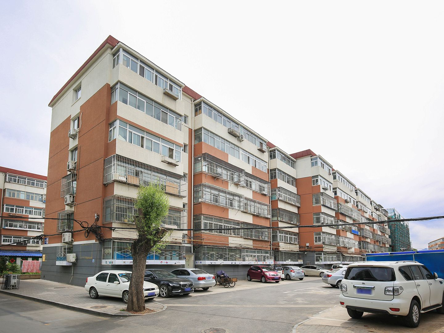 湖南小区23号楼1层102