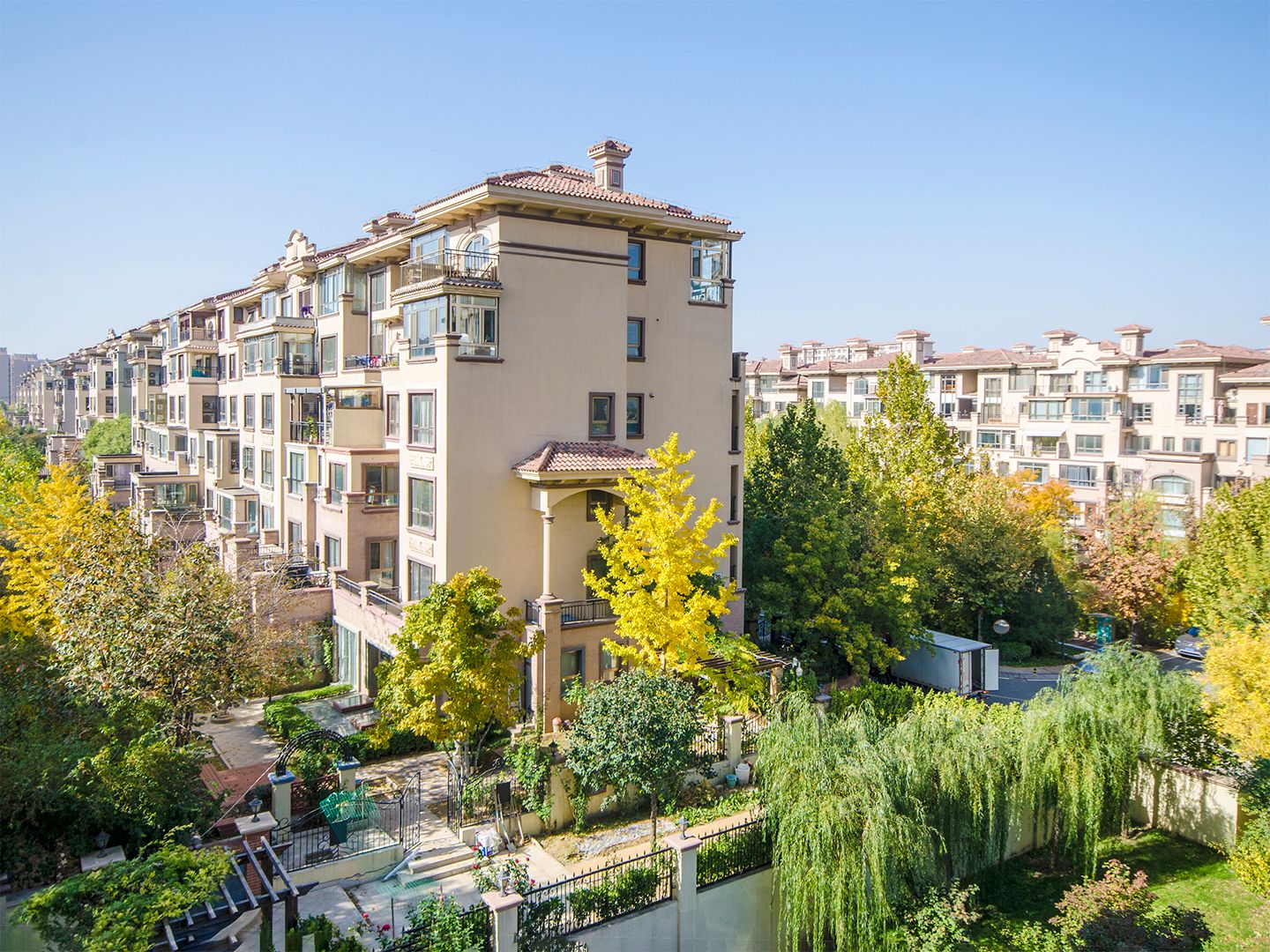 顺恒大街7号院13号楼4至5层1单元401号房产一套（181.34㎡）