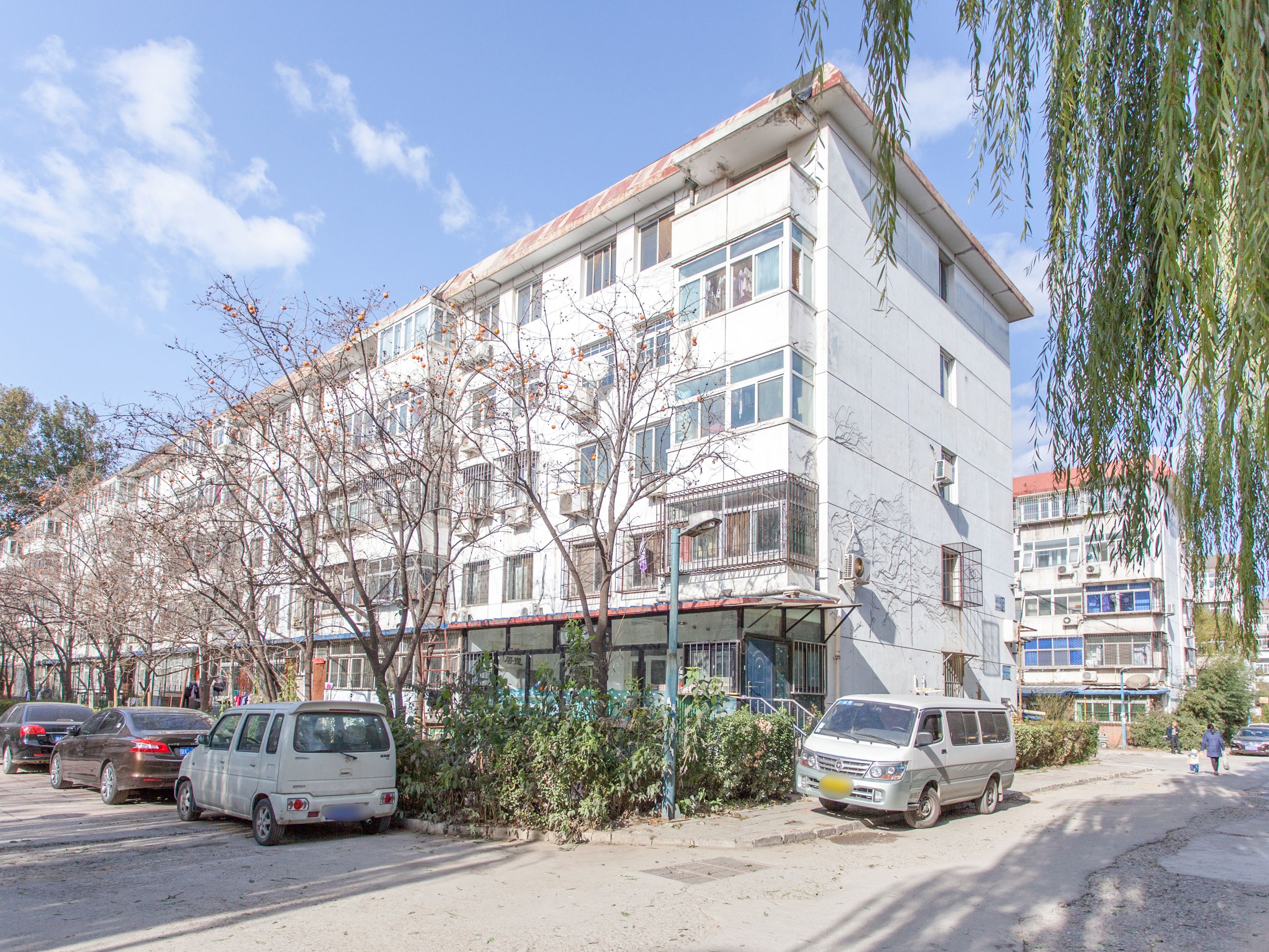 温泉花园A区25号楼5层1502号