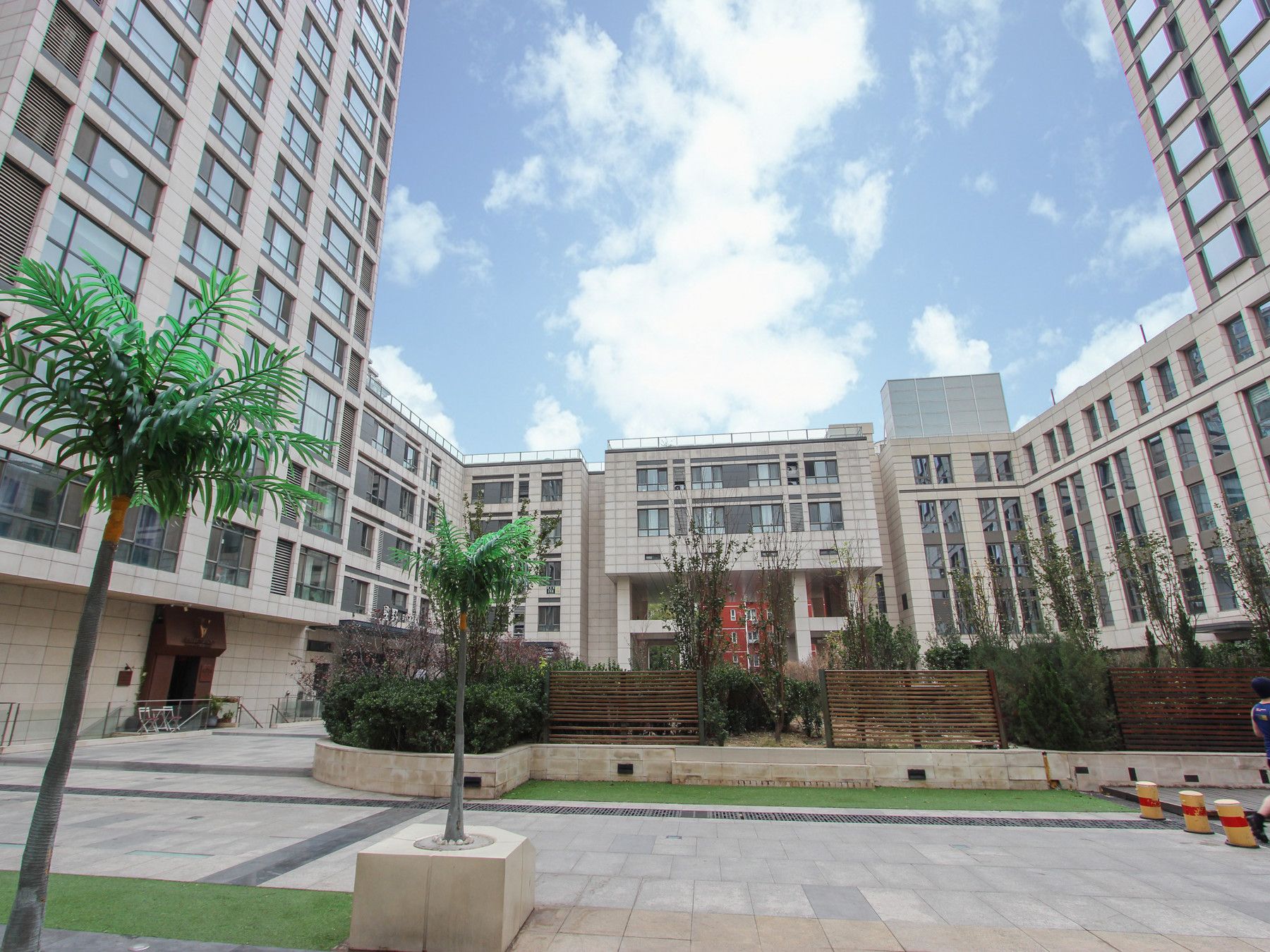 首图东路5号松榆花园(御景园）1-38B房产及B2-2070车位使用权