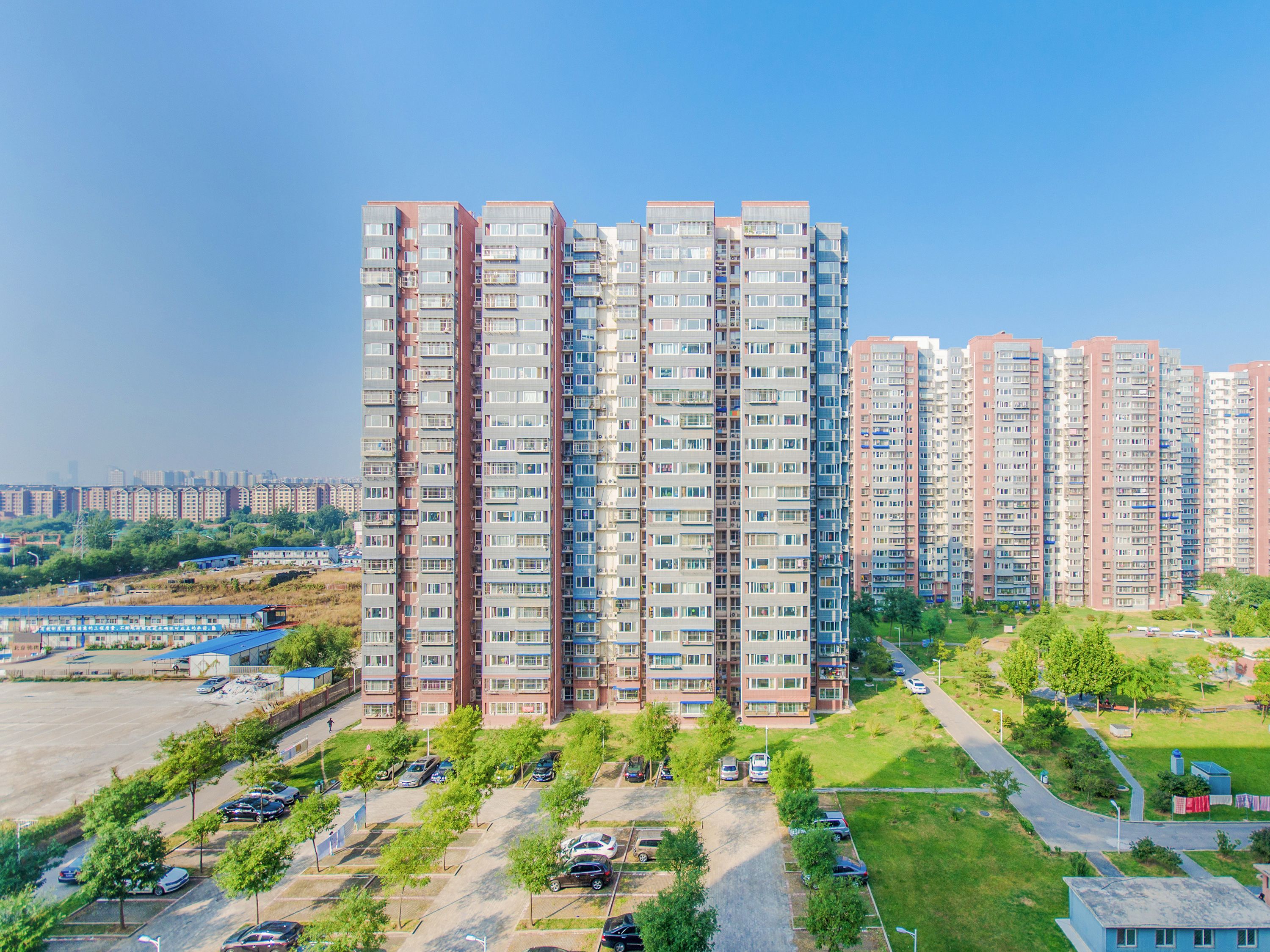 凤凰城11号楼2层205号