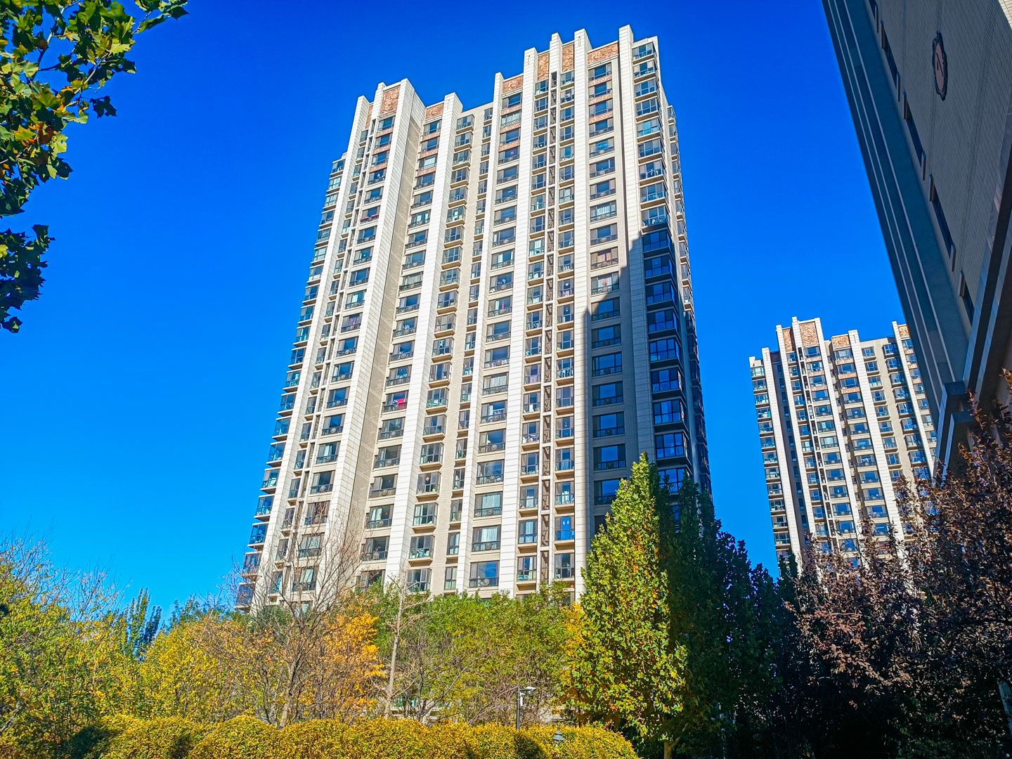 太阳公元北区1号楼22层4单元2201号