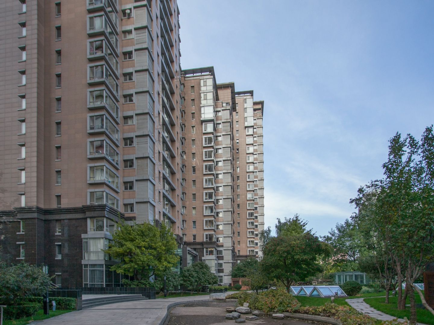 小街之春 121号楼1层1单元102号