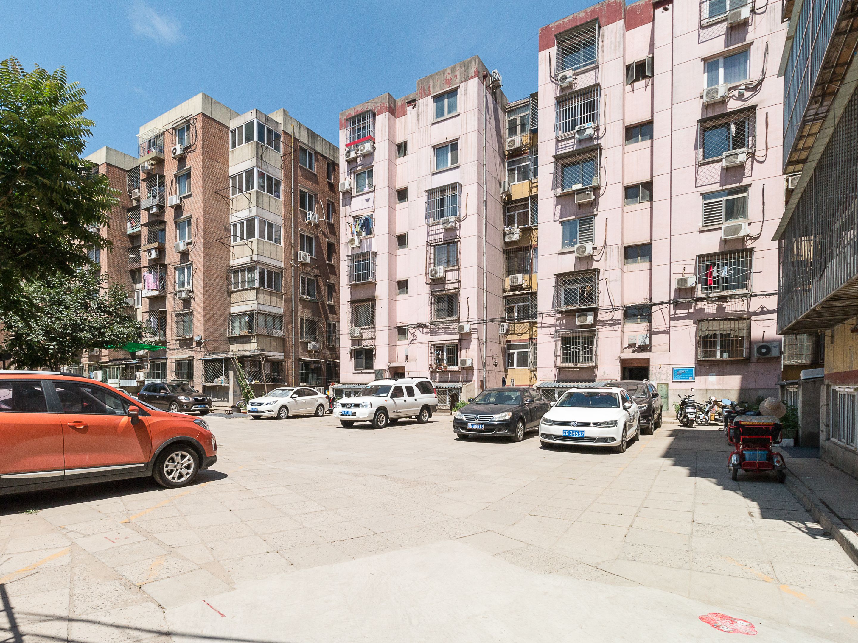 杜家坎小区18号楼2层3门202号