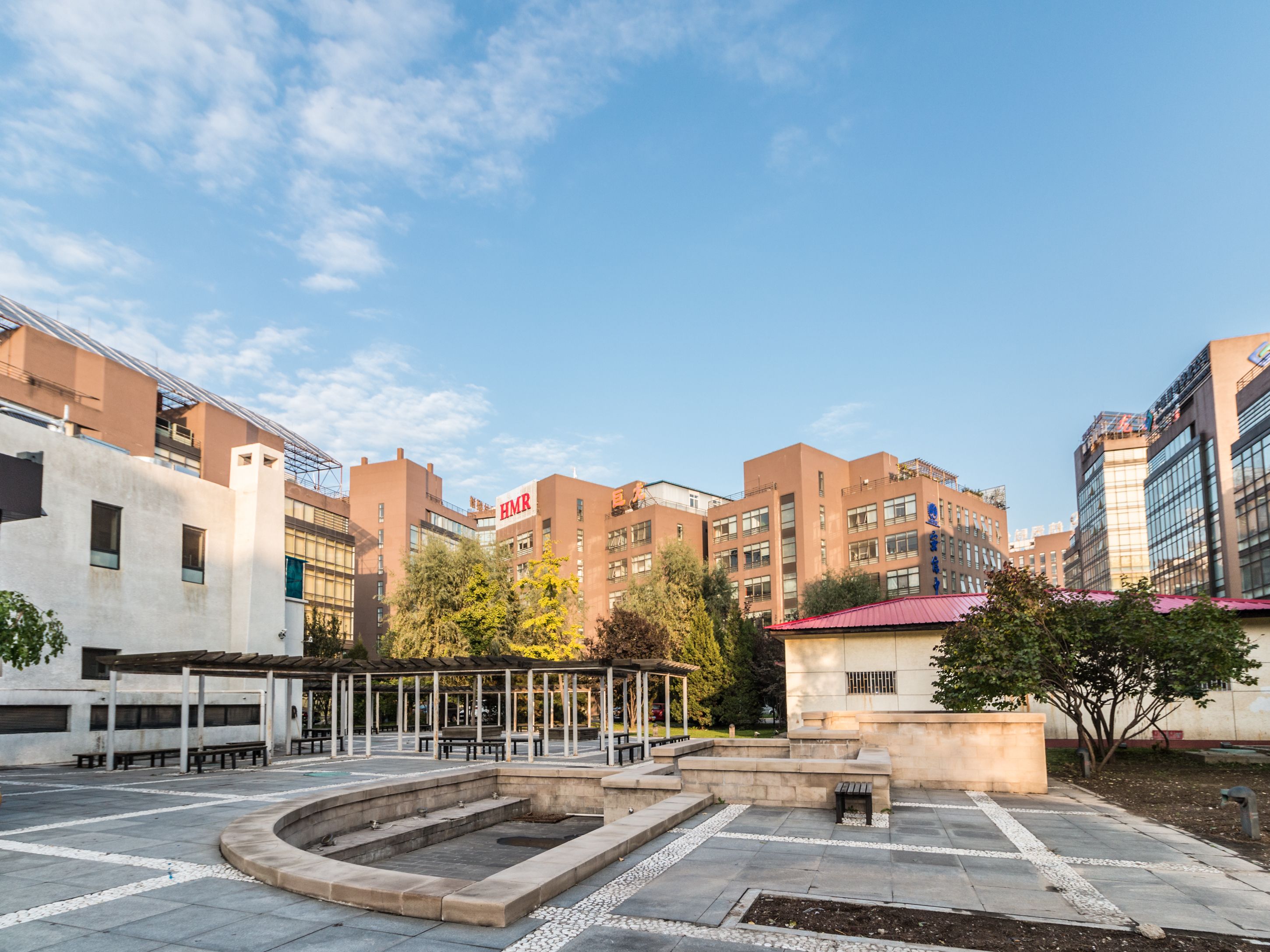 总部基地一区9号楼1-6层