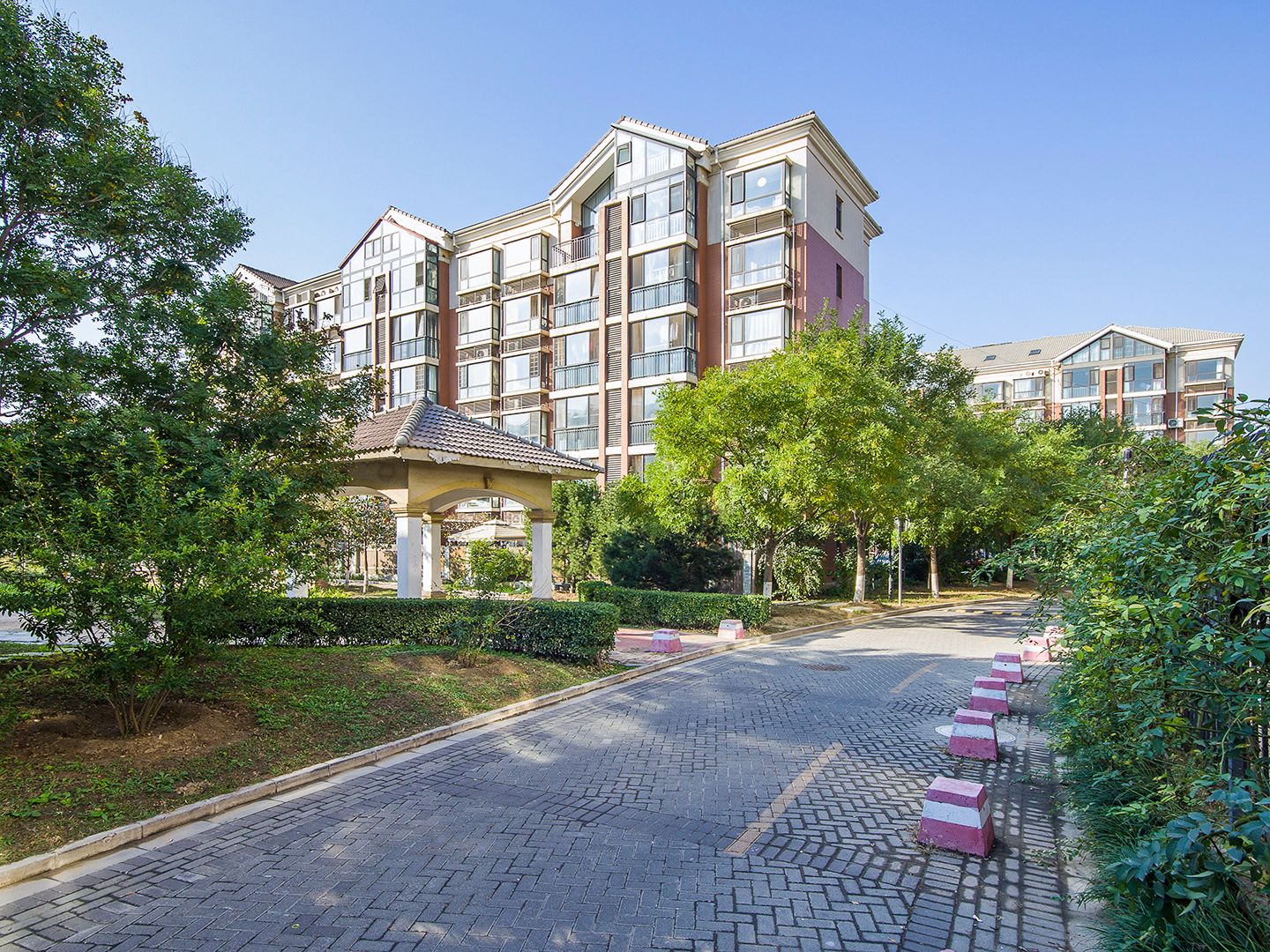 金色漫香林一期1号楼1层2单元102号