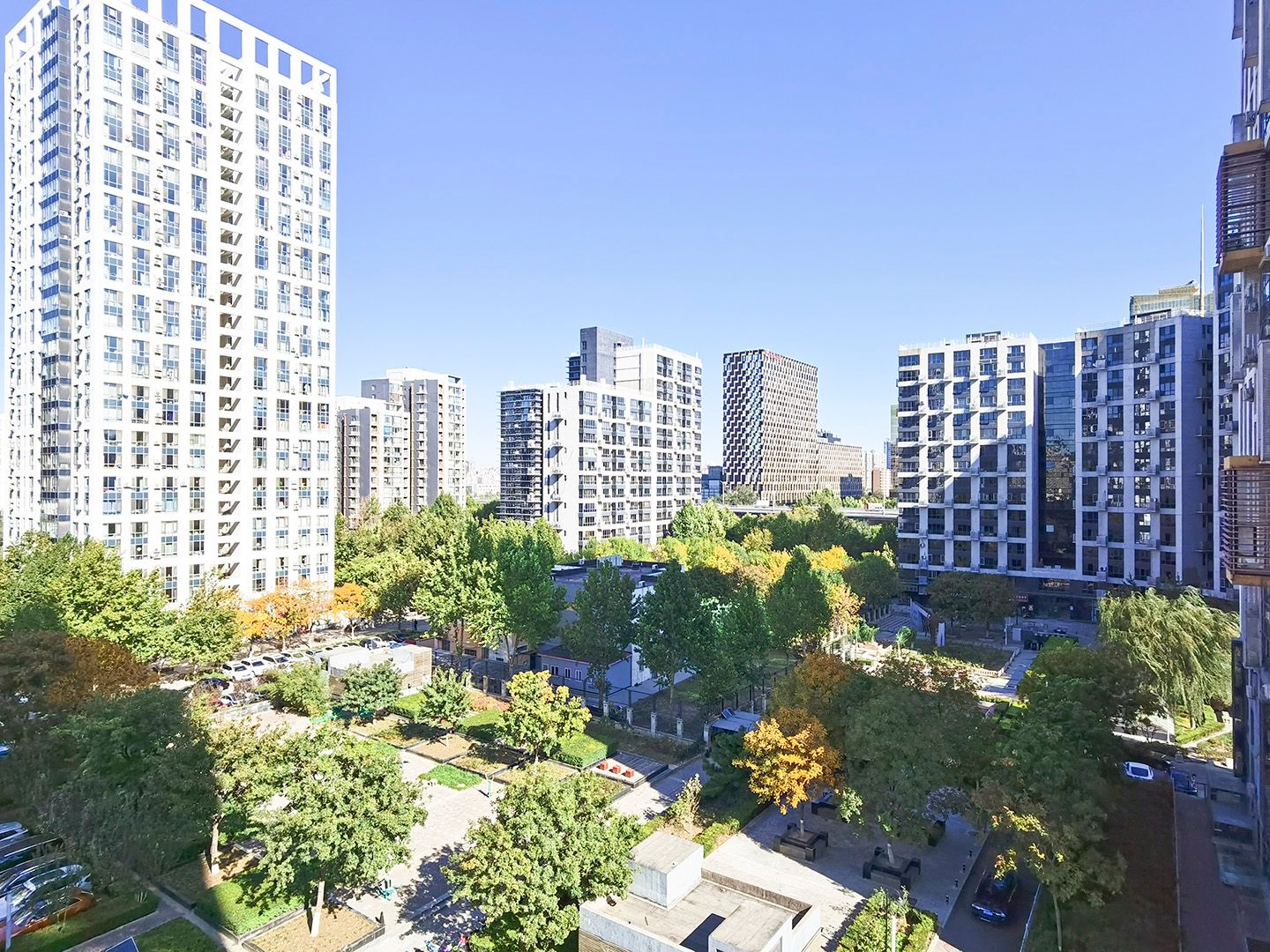 后现代城C区11号楼14层12B03号