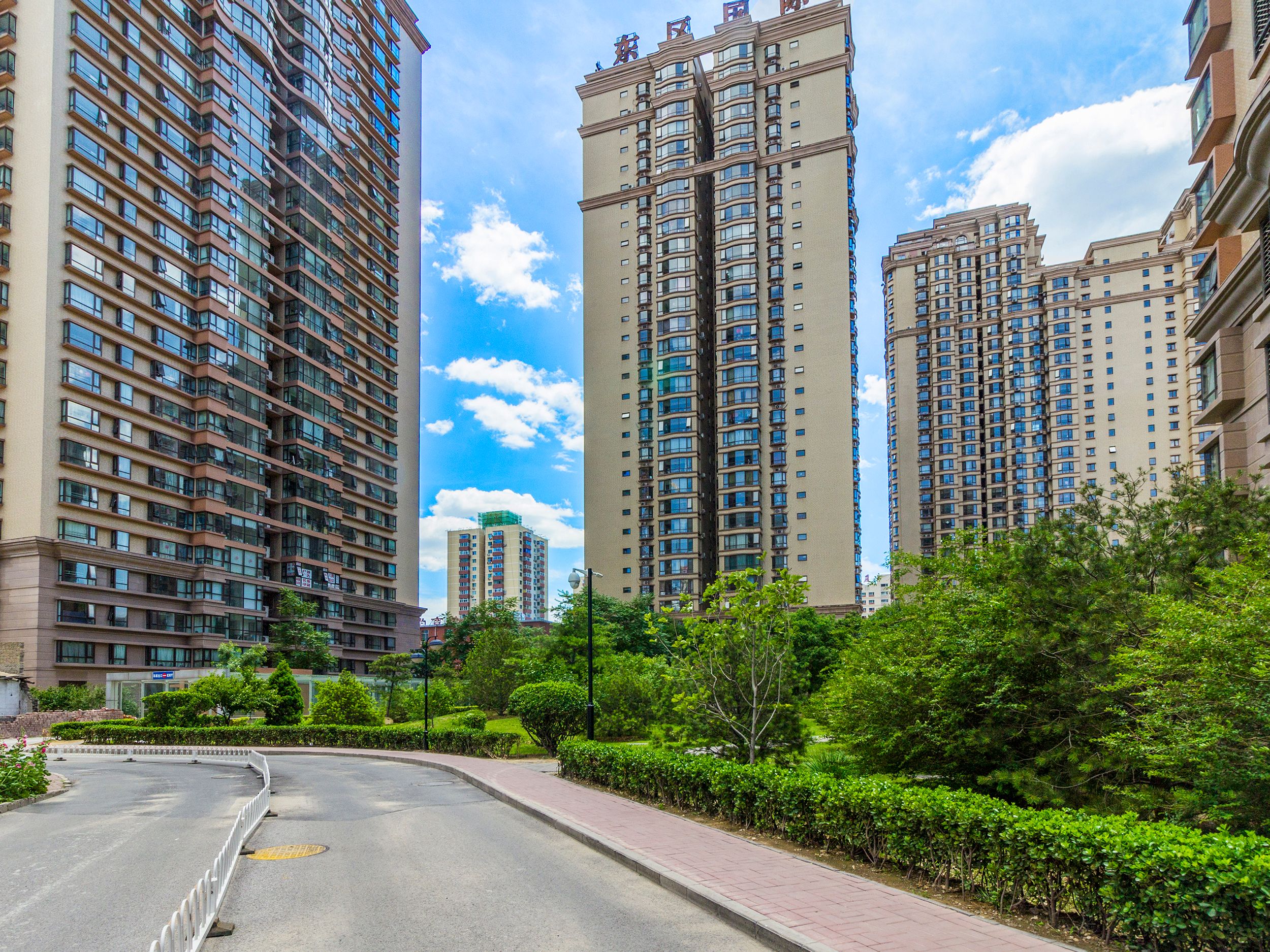 阿尔法社区三期445号楼5层5单元502号