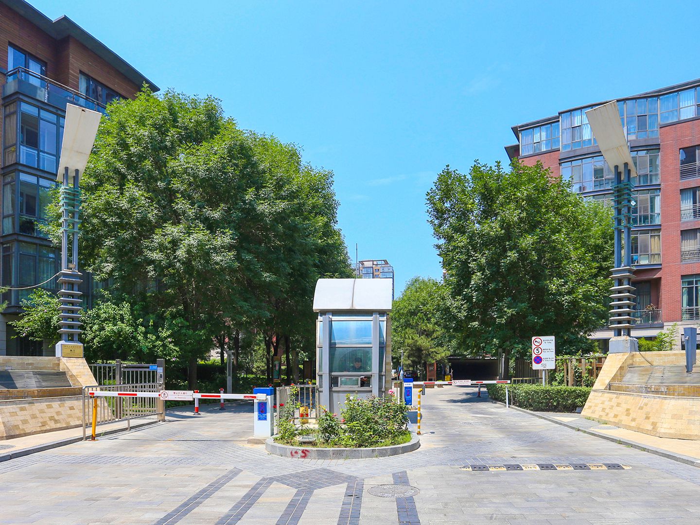 滨河街道新平南路130号院2号楼-4层B464