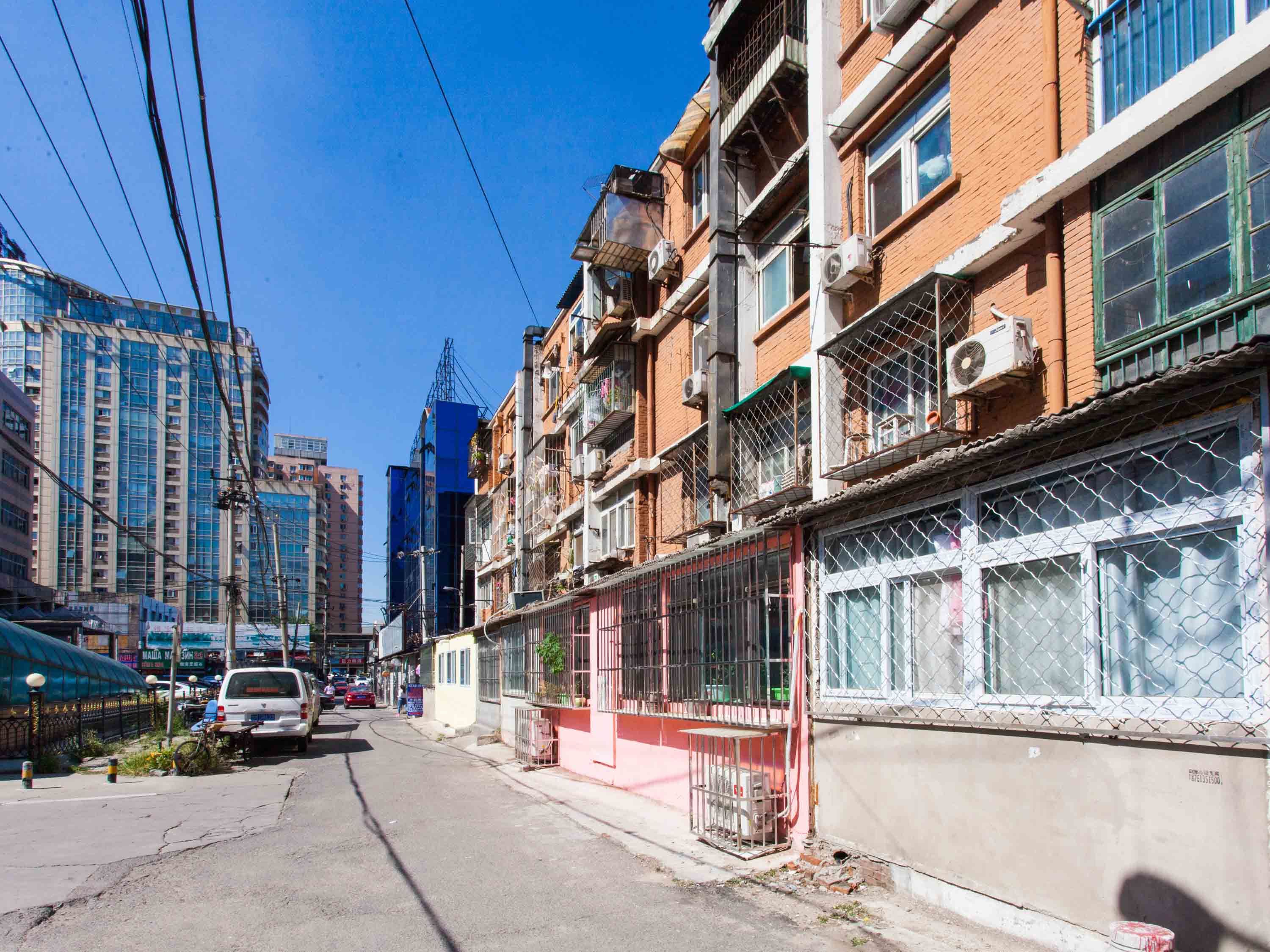 雅宝里社区16号楼1层4单元402号